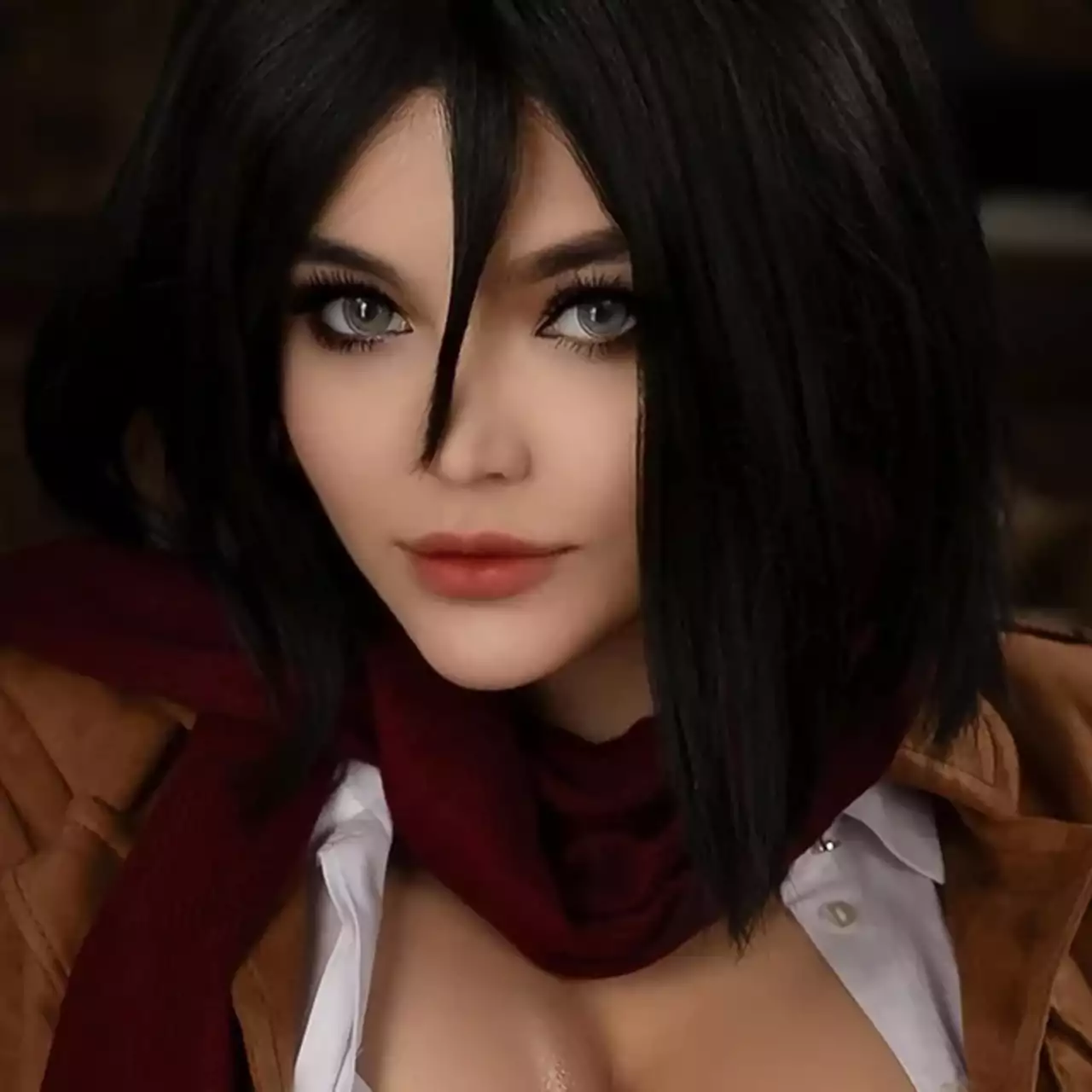 Kalinka Fox przebiera się za Mikasa z Ataku Tytanów