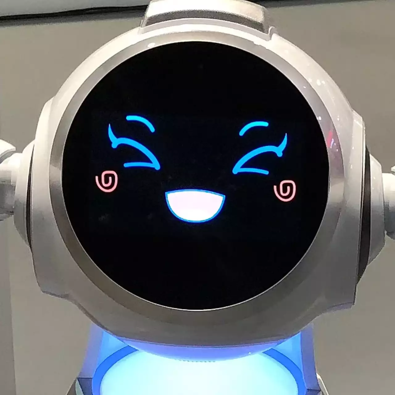 На CES 2025 представлені унікальні роботи для дому