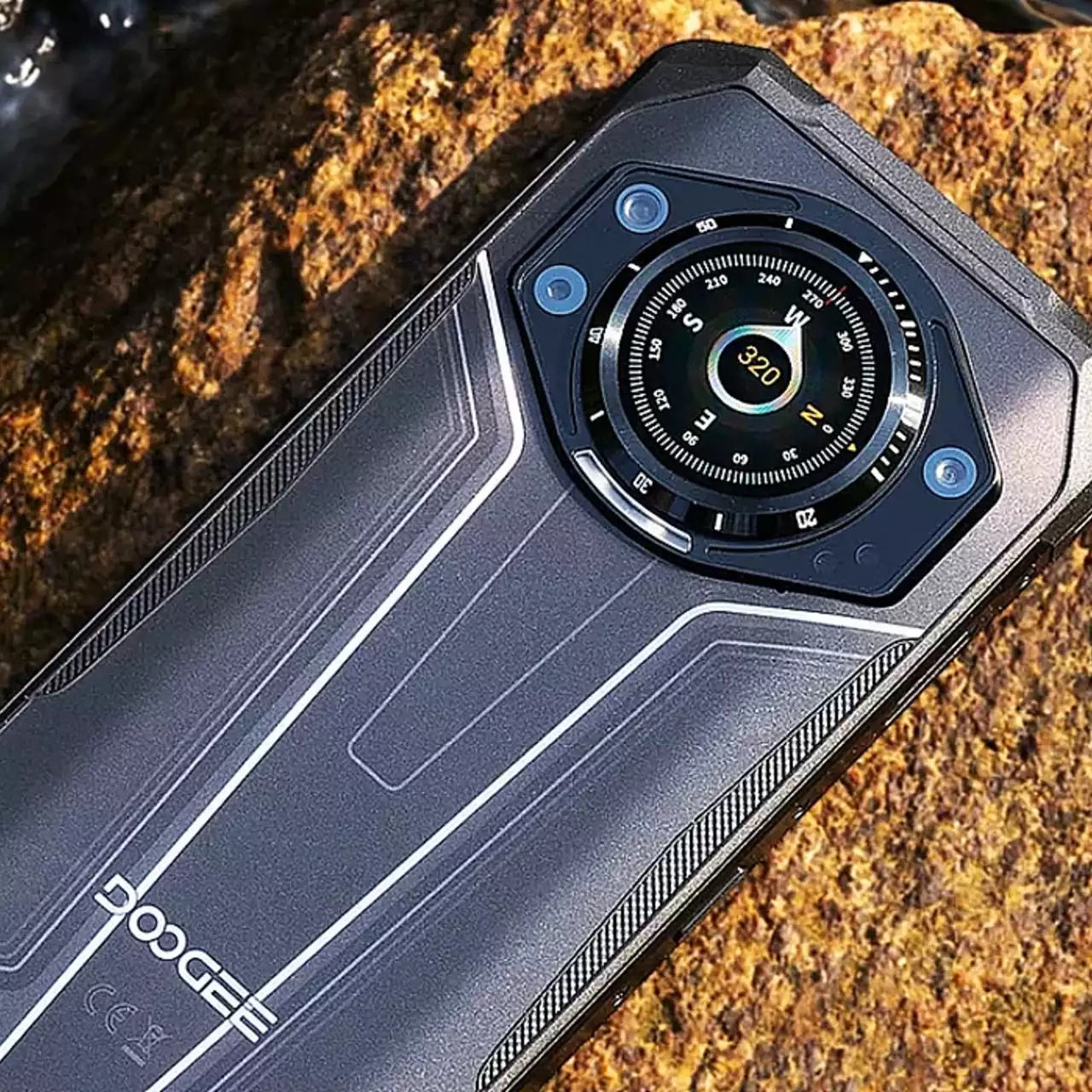 Представлено Doogee S119 — захищений смартфон з екраном-годинником та батареєю на тиждень