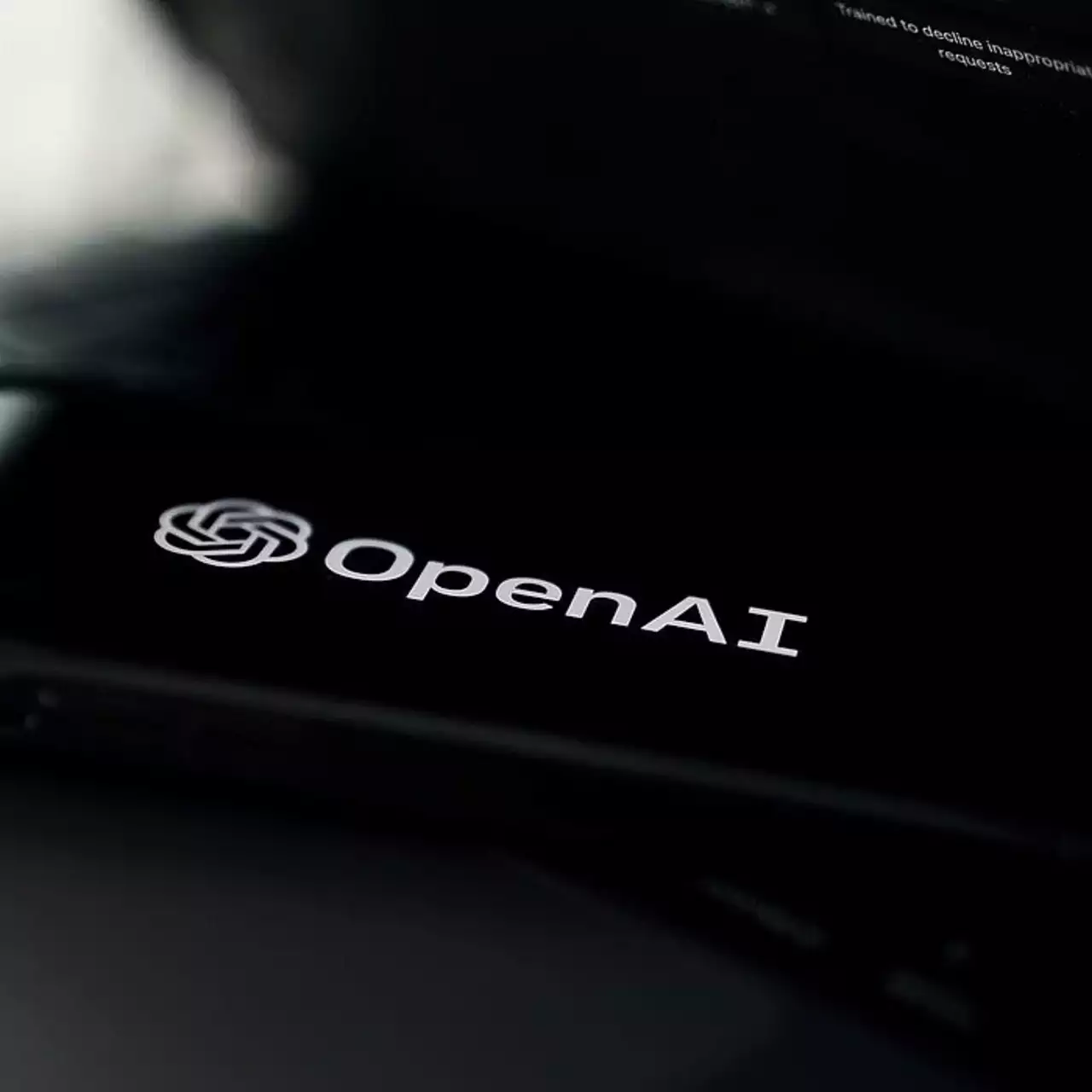 OpenAI та Джон Айв розробляють AI-пристрій майбутнього
