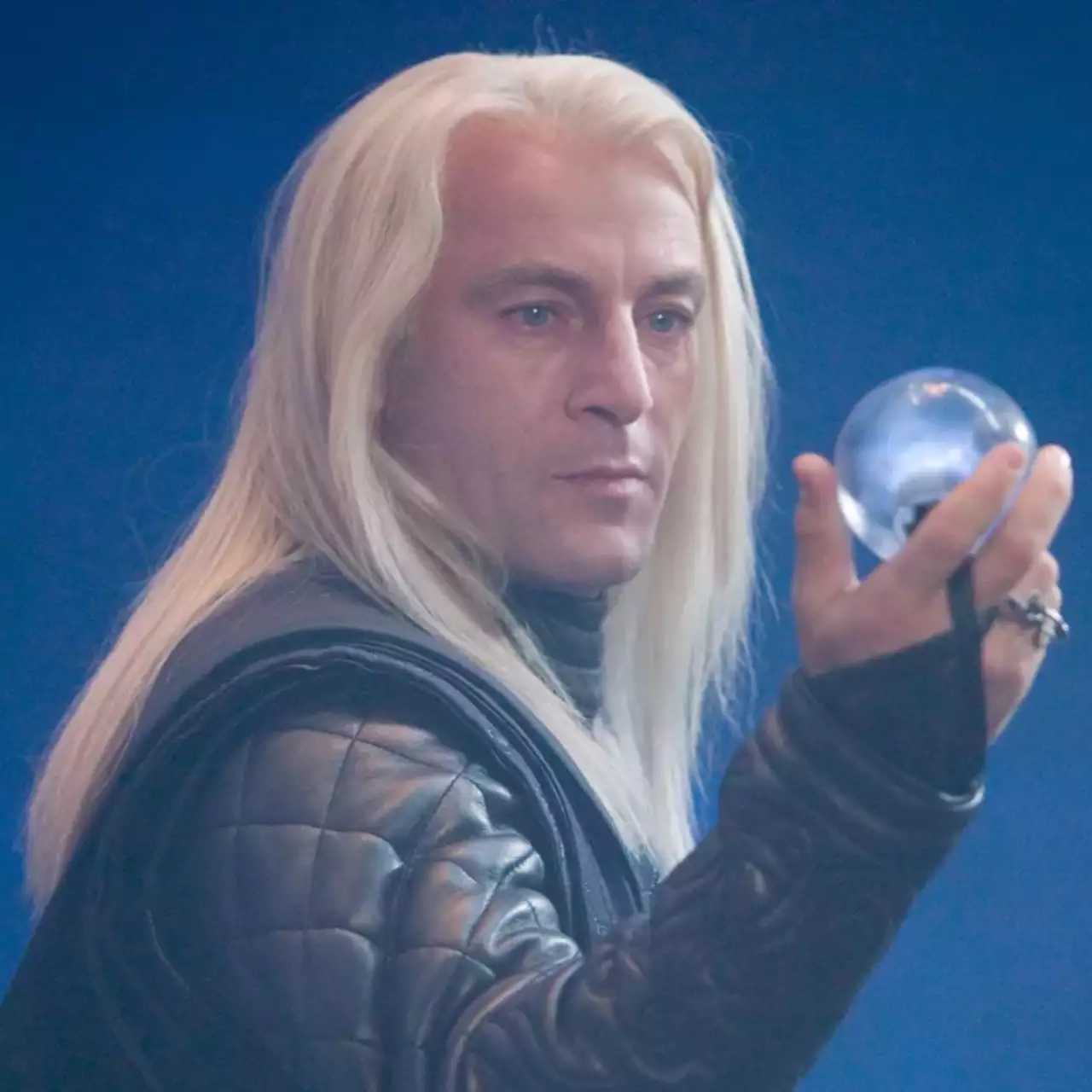 Ator Lucius Malfoy Faz Piada Sobre Retornar na Série Harry Potter: “Espero Interpretar a Hermione”