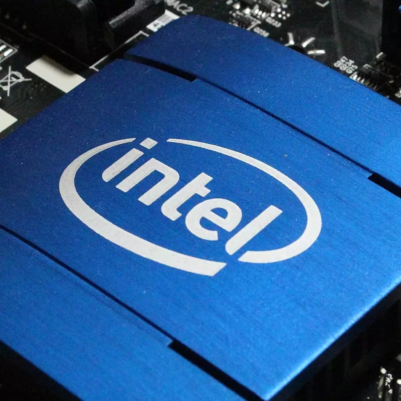 Intel, AMD ve NVIDIA'nın Yamanlanmamış Güvenlik Açıkları Nedeniyle Kullanıcıları Tehlikeye Attığını İddia Ediyor