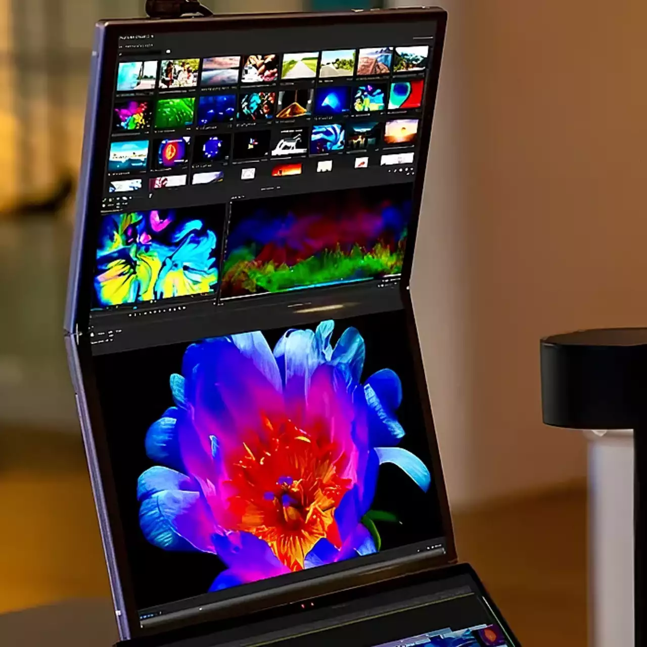 ASUS представила монітор ZenScreen Duo OLED — два екрани в одному компактному корпусі ASUS представила монітор ZenScreen Duo OLED — два екрани в одному компактному корпусі