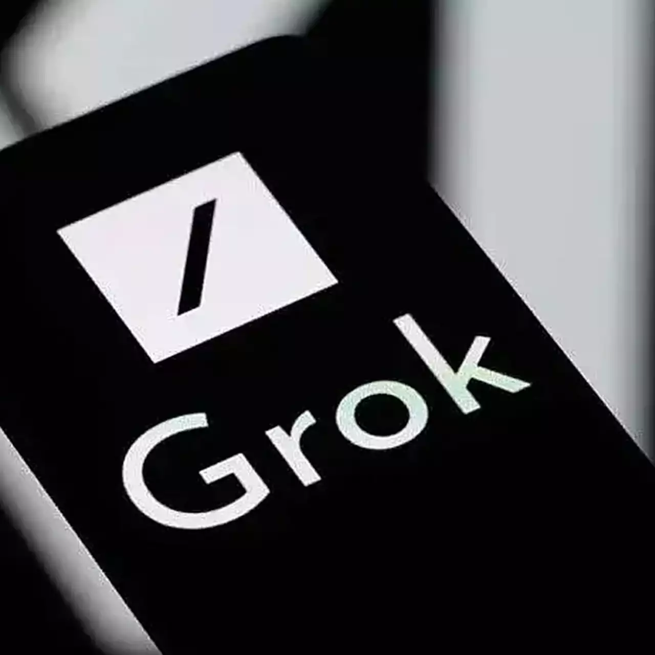 Elon Musk Grok 3'ü Tanıttı — “Korkutucu Derecede Zeki” Bir Sohbet Botu