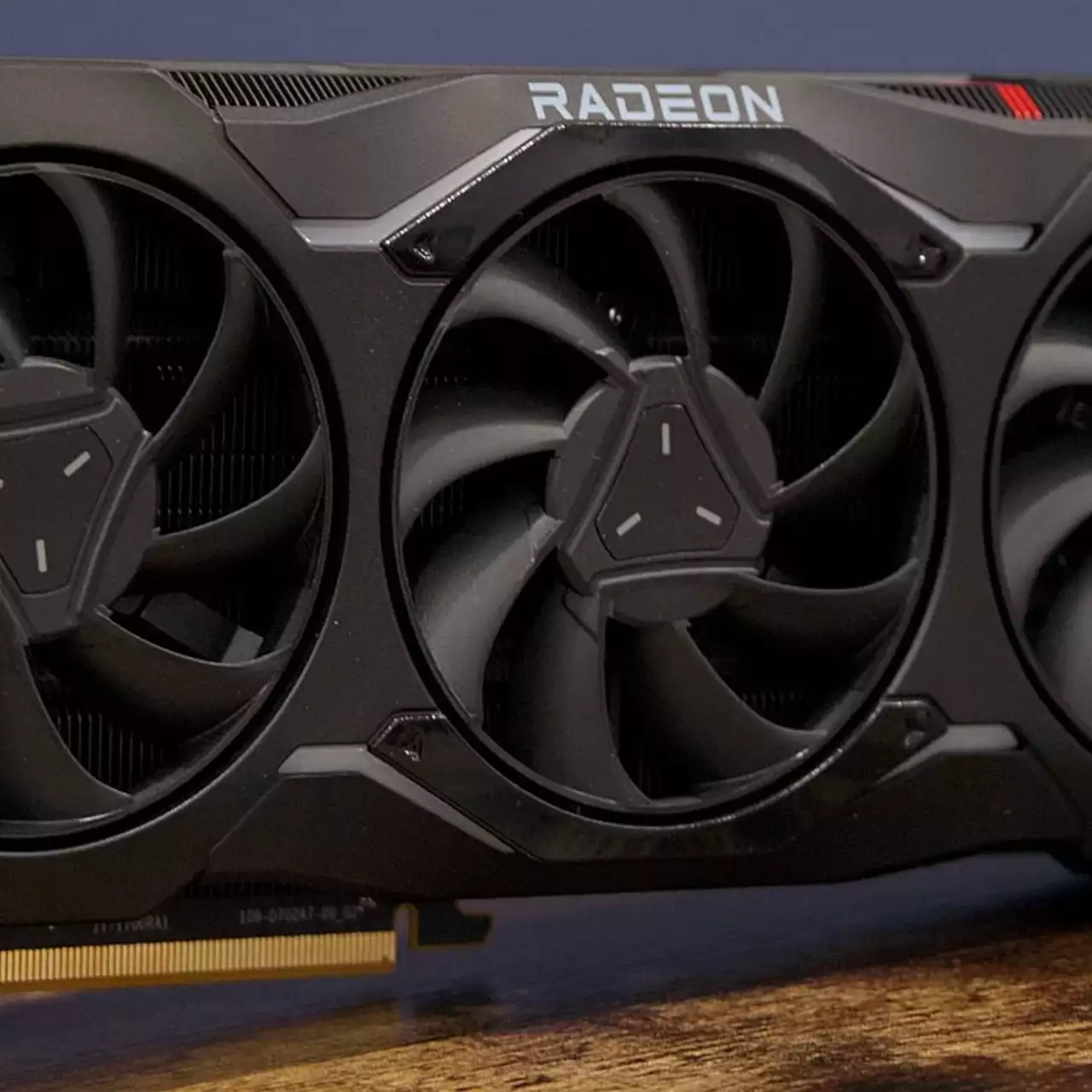 RX 7650 GRE перевершує RTX 4060 в іграх, але тільки без RT
