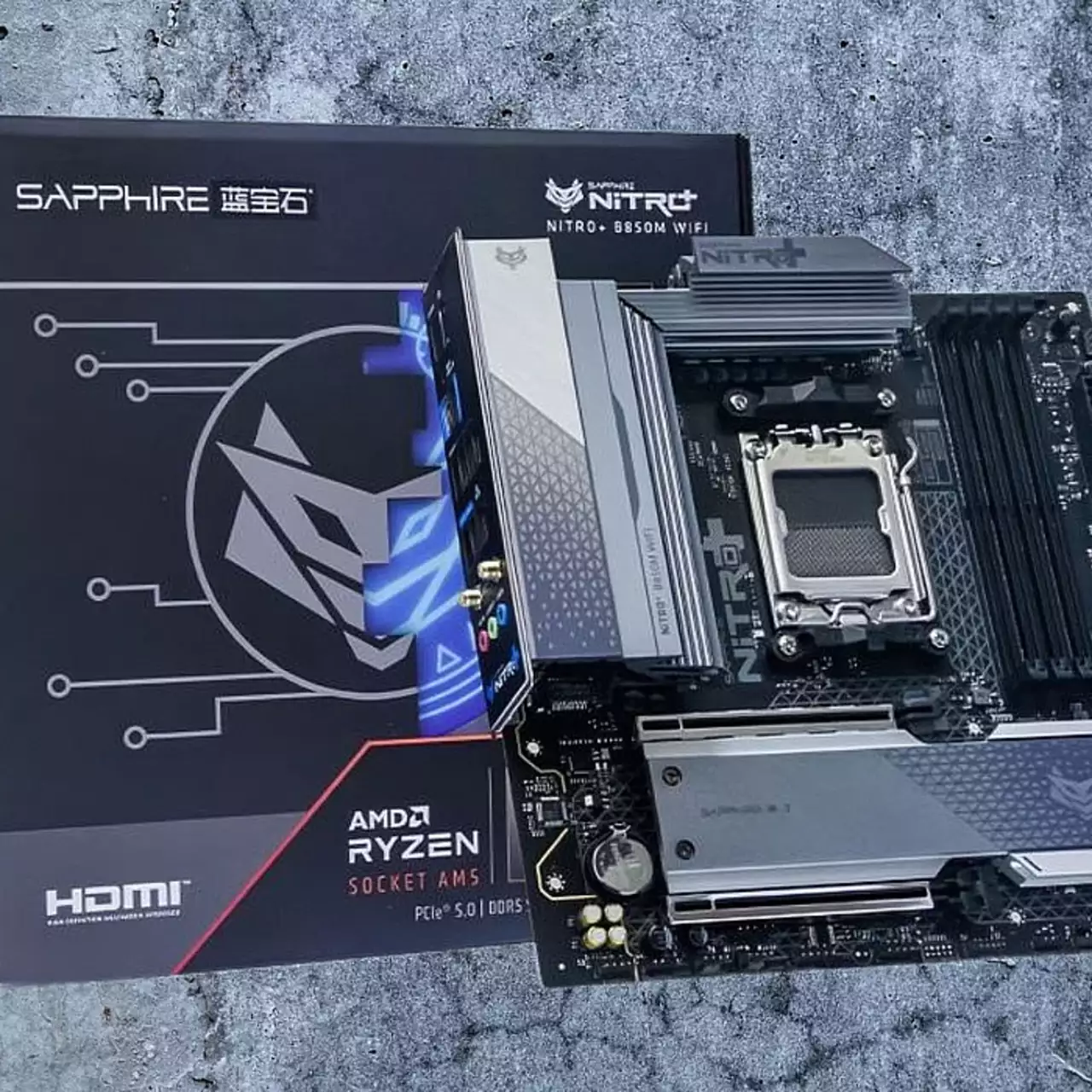 Placa-mãe Sapphire B850M NITRO+ Revelada — Uma Base Poderosa para Sistemas AM5 com DDR5-8000 Placa-mãe Sapphire B850M NITRO+ Revelada — Uma Base Poderosa para Sistemas AM5 com DDR5-8000