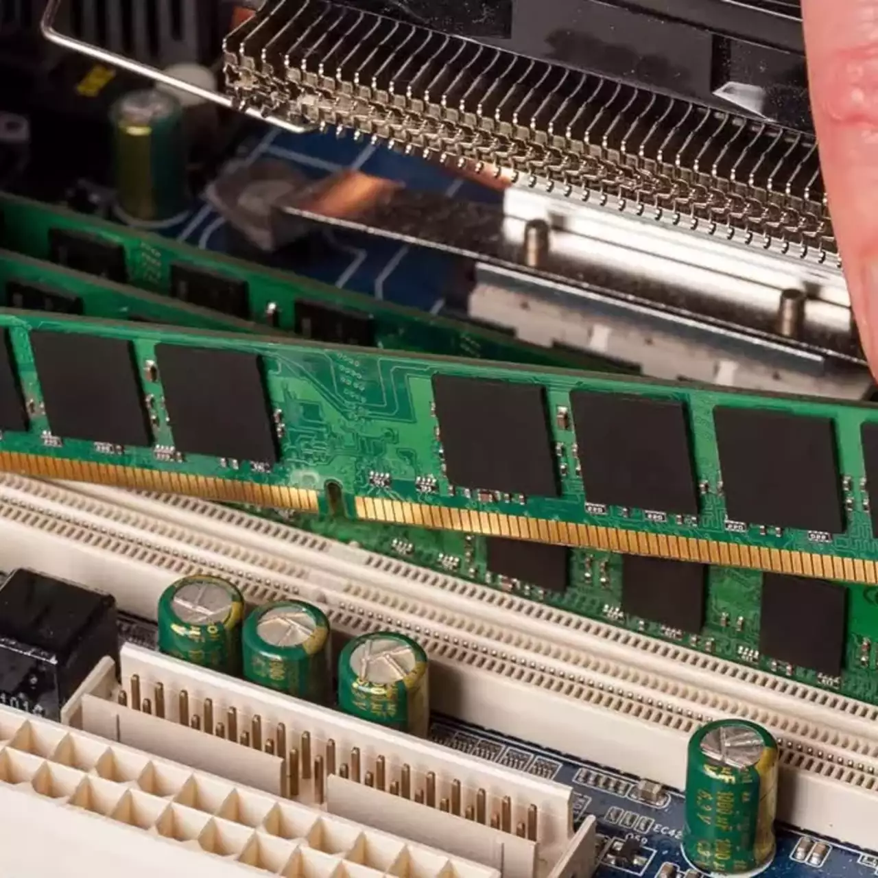 主要内存制造商将在2025年停止DDR3和DDR4的生产