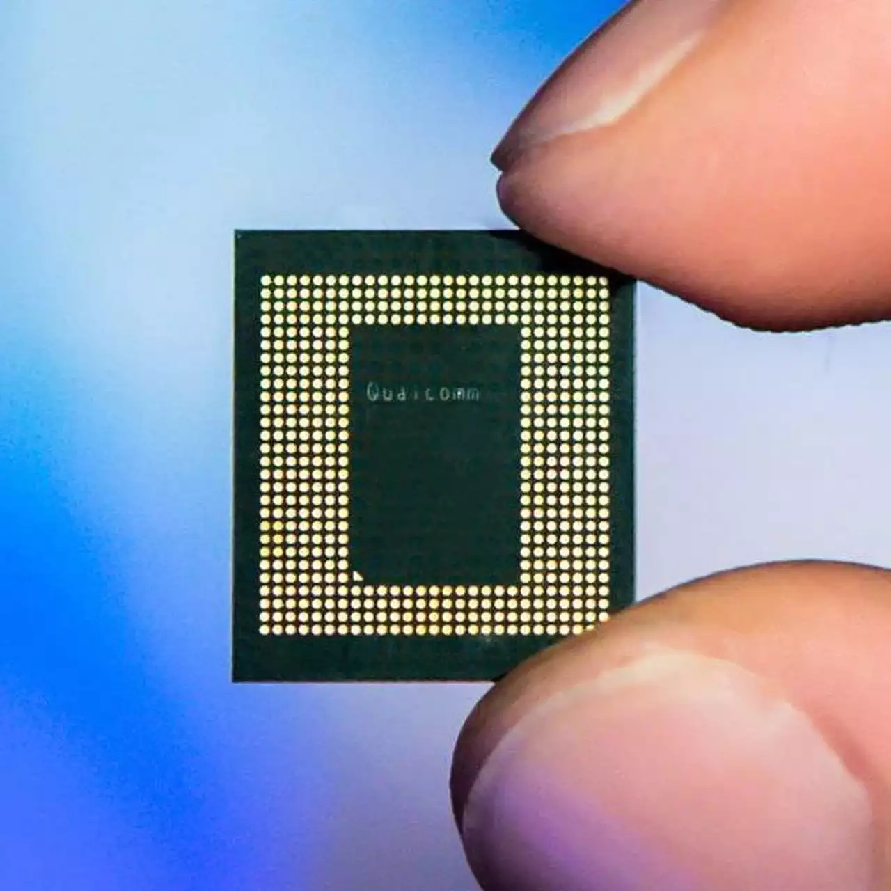 Гонка мобільних процесорів: Qualcomm та MediaTek прискорюють випуск флагманських чіпів Гонка мобільних процесорів: Qualcomm та MediaTek прискорюють випуск флагманських чіпів