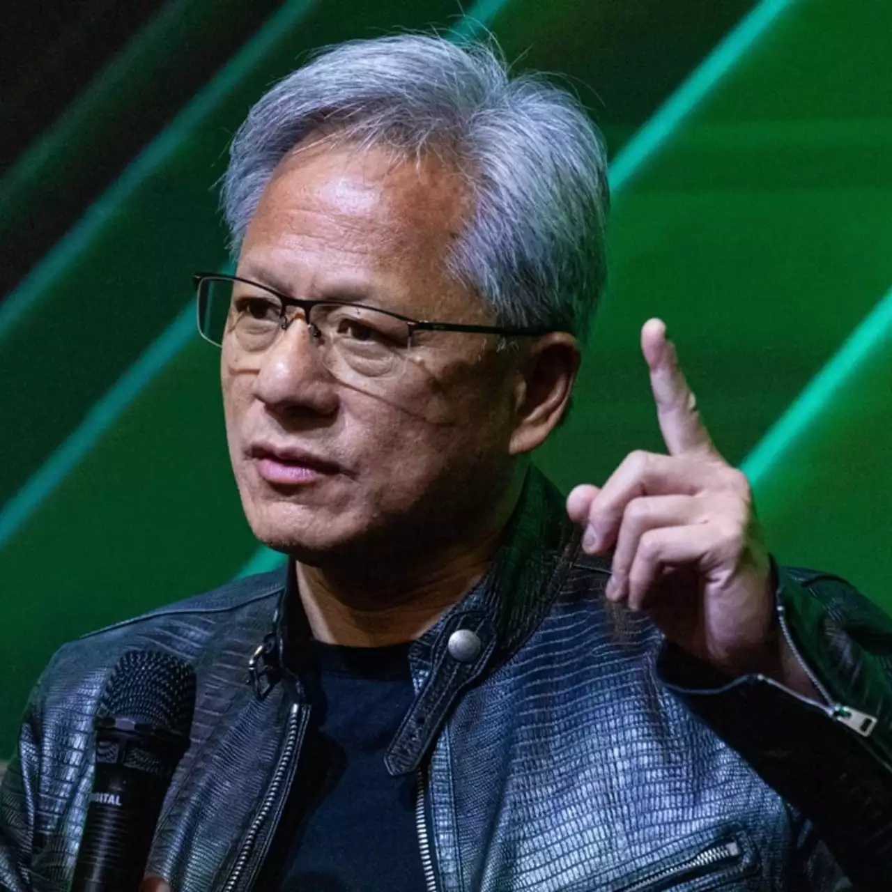 Глава NVIDIA вперше висловився про китайську нейромережу DeepSeek Глава NVIDIA вперше висловився про китайську нейромережу DeepSeek