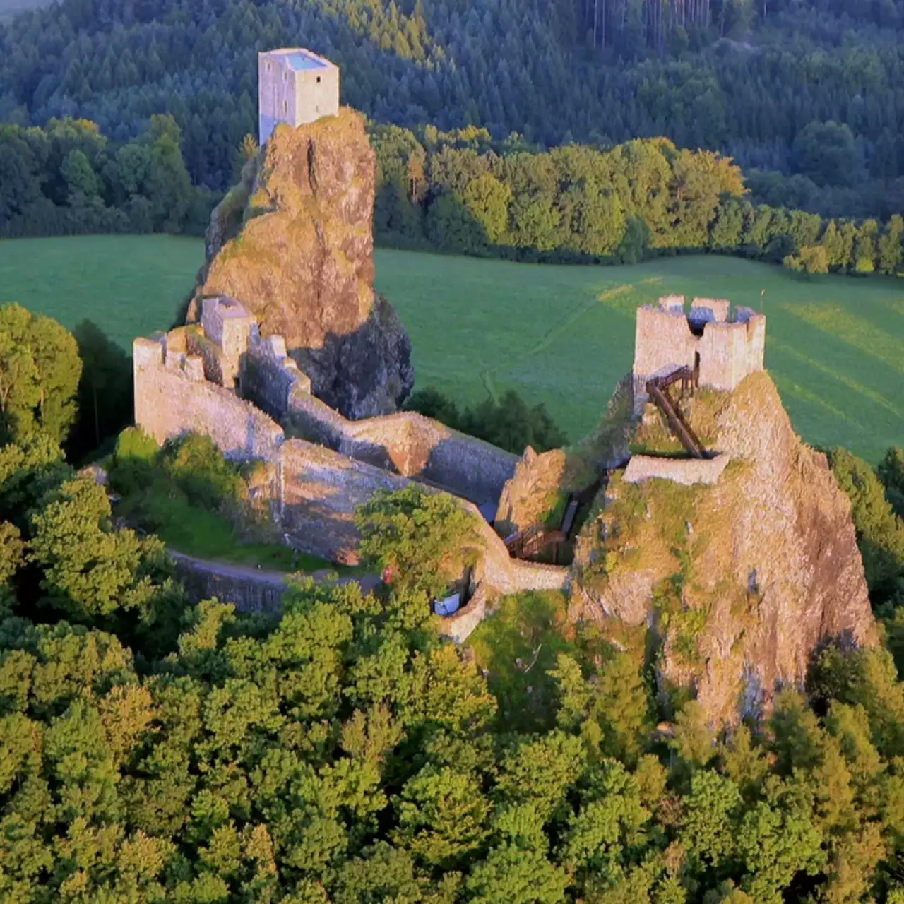 Kingdom Come: Deliverance 2 Locations Compared to Real-Life Czech Republic in New Video Kingdom Come: Deliverance 2 Locations Compared to Real-Life Czech Republic in New Video