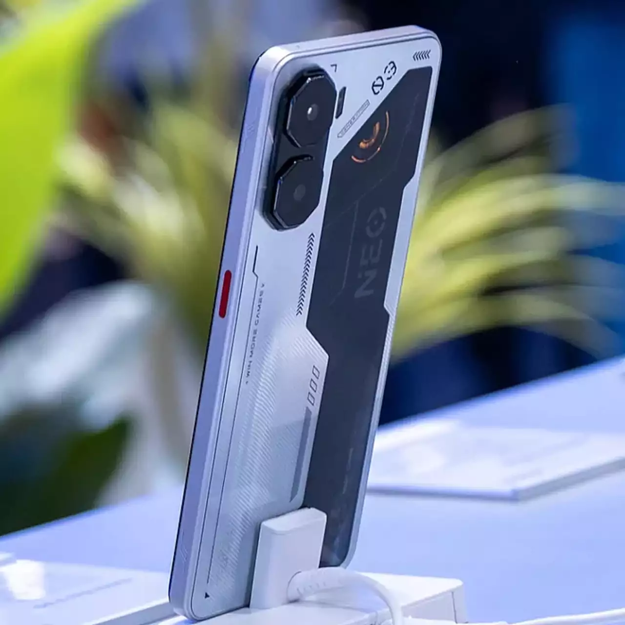 ZTE анонсувала смартфони з прямою зарядкою та ІІ-оптимізацією для геймерів