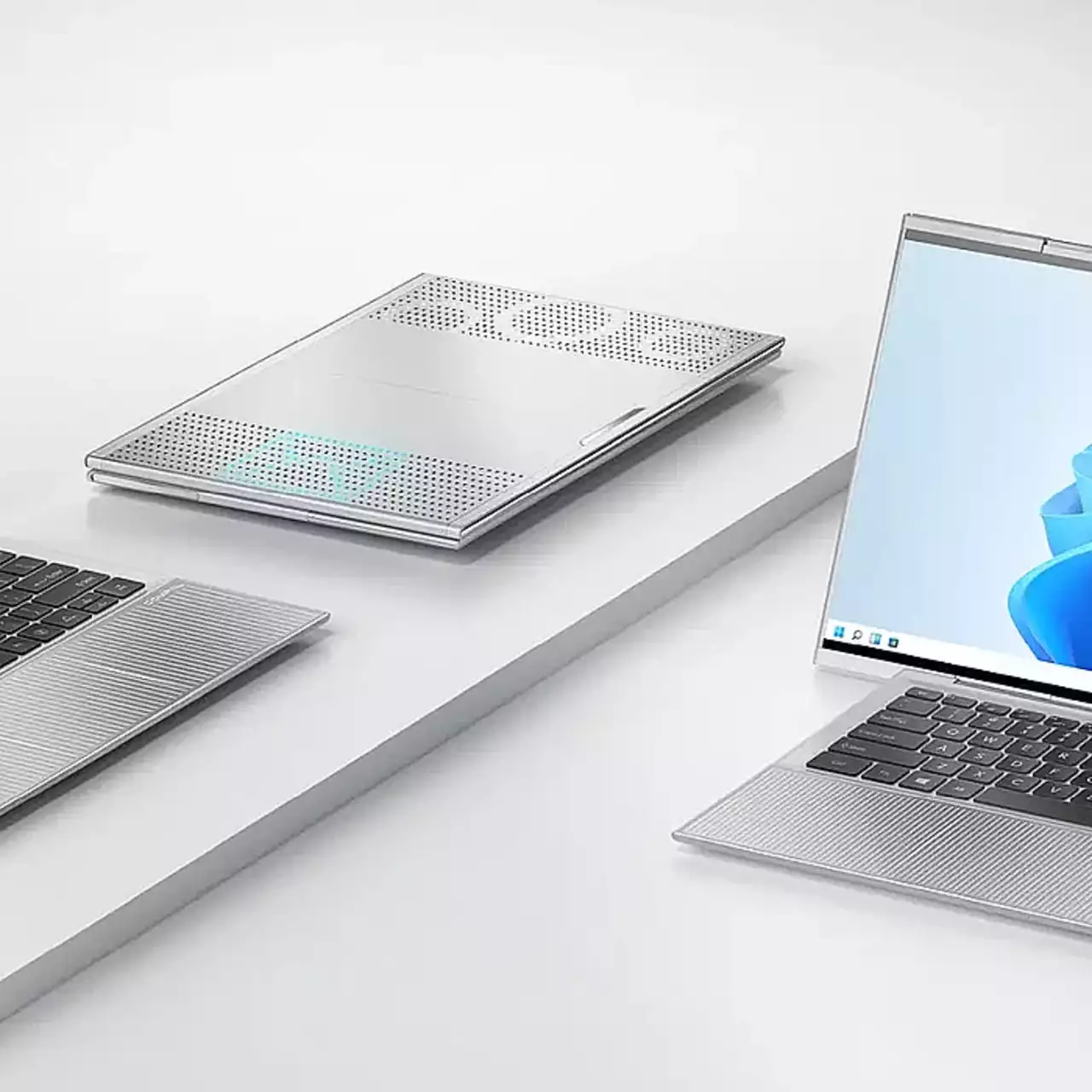 Laptop com um Display Expansível Variando de 14 a 18 Polegadas Revelado Laptop com um Display Expansível Variando de 14 a 18 Polegadas Revelado
