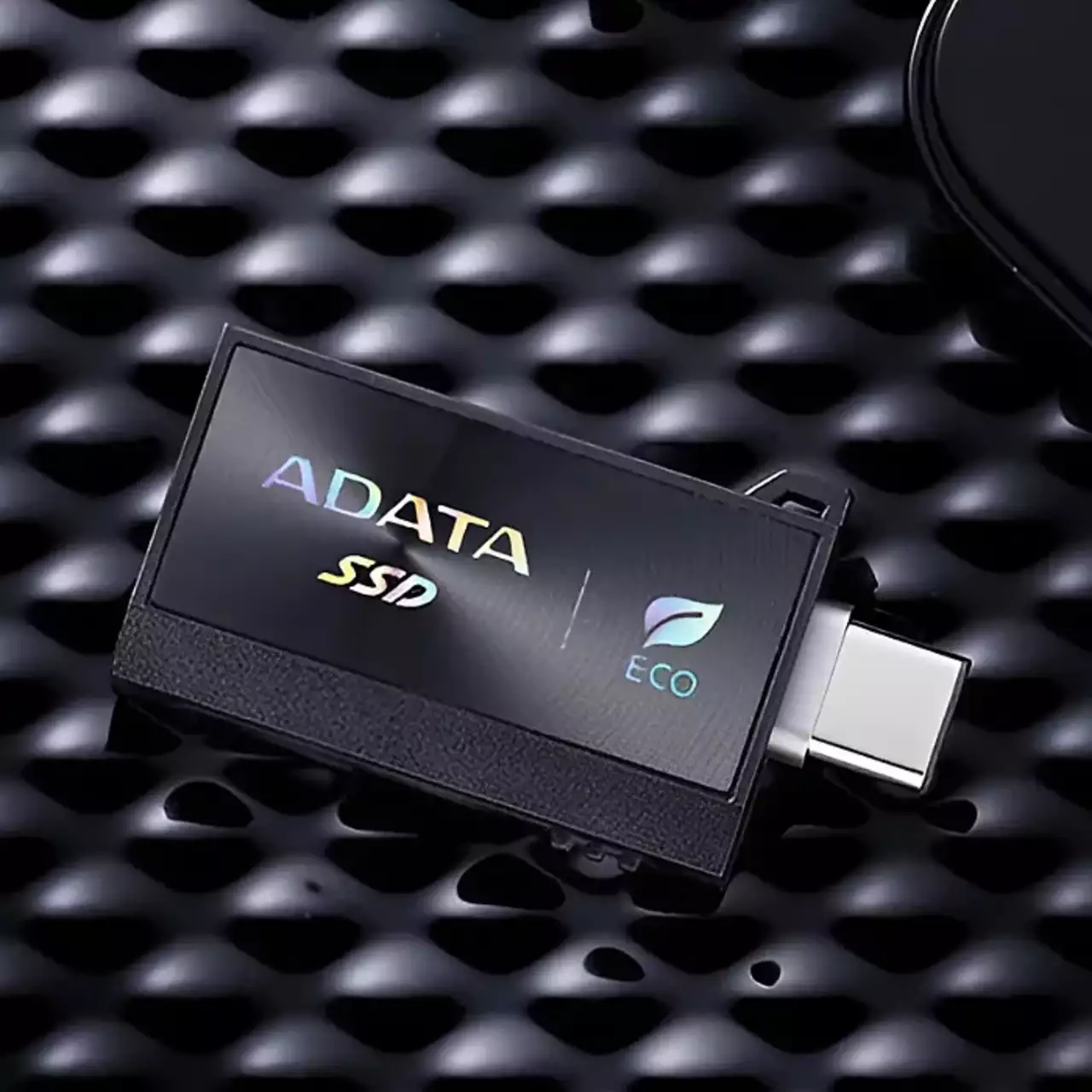 ADATA prezentuje najmniejszy na świecie dysk SSD z podwójnym portem z ekologiczną powłoką ADATA prezentuje najmniejszy na świecie dysk SSD z podwójnym portem z ekologiczną powłoką