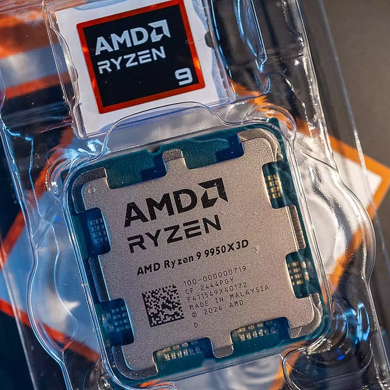 Novo Ryzen 9 9950X3D de 16 núcleos supera concorrentes, mas fica aquém de si mesmo Novo Ryzen 9 9950X3D de 16 núcleos supera concorrentes, mas fica aquém de si mesmo