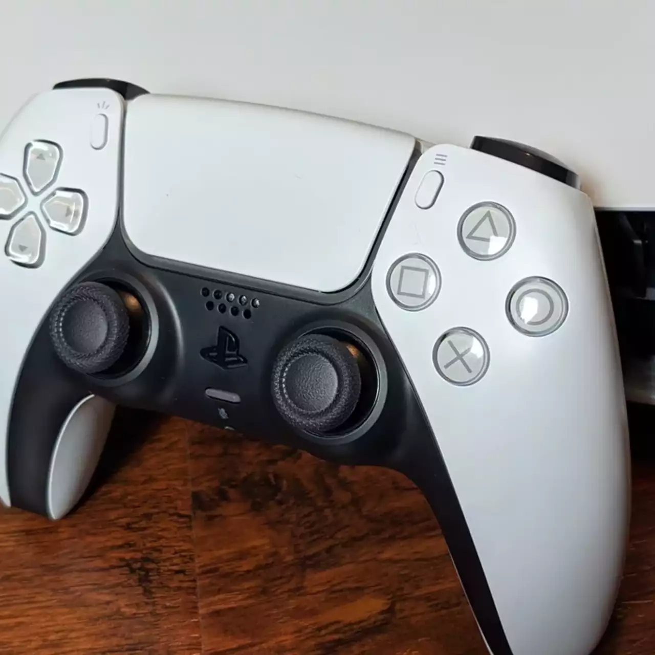 PS5 випереджає PS4 за темпами продажу в США, а Xbox Series X/S відстає від Xbox One PS5 випереджає PS4 за темпами продажу в США, а Xbox Series X/S відстає від Xbox One