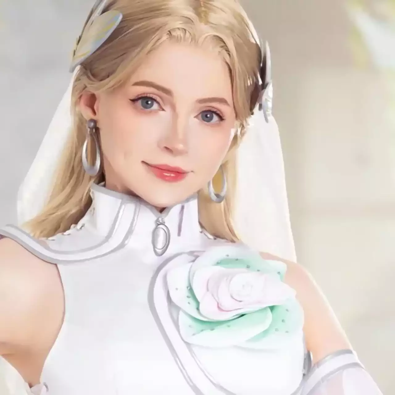 PeachMilky przebiera się za Niewidzialną Kobietę z Marvel Rivals