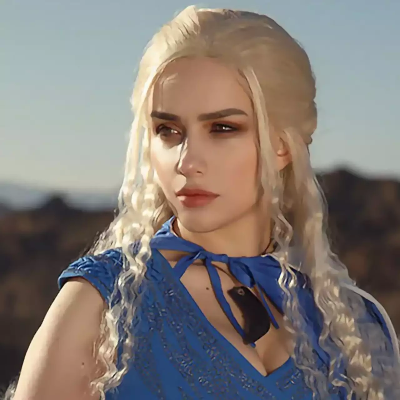 Mercurygin faz cosplay de Daenerys nua de Game of Thrones