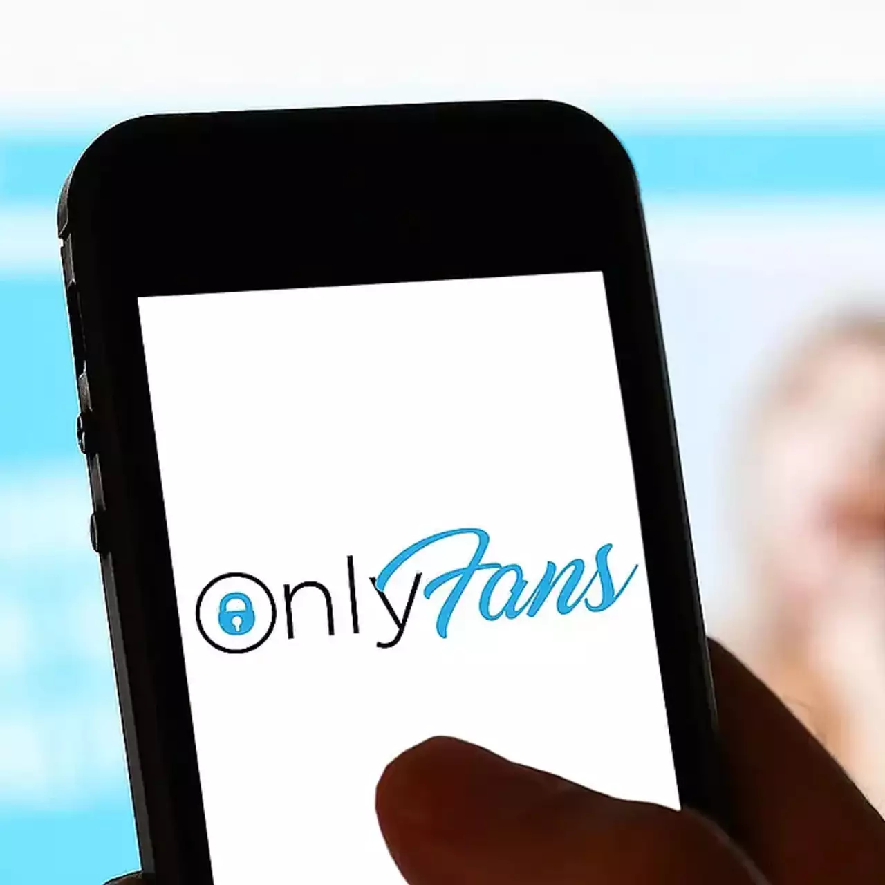 OnlyFans офіційно заблокований в Казахстані