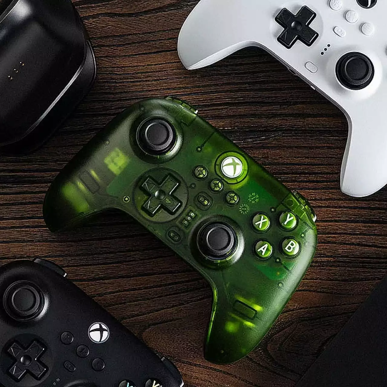 Провідний для Xbox, бездротовий для всіх: представлений новий контролер від 8BitDo
