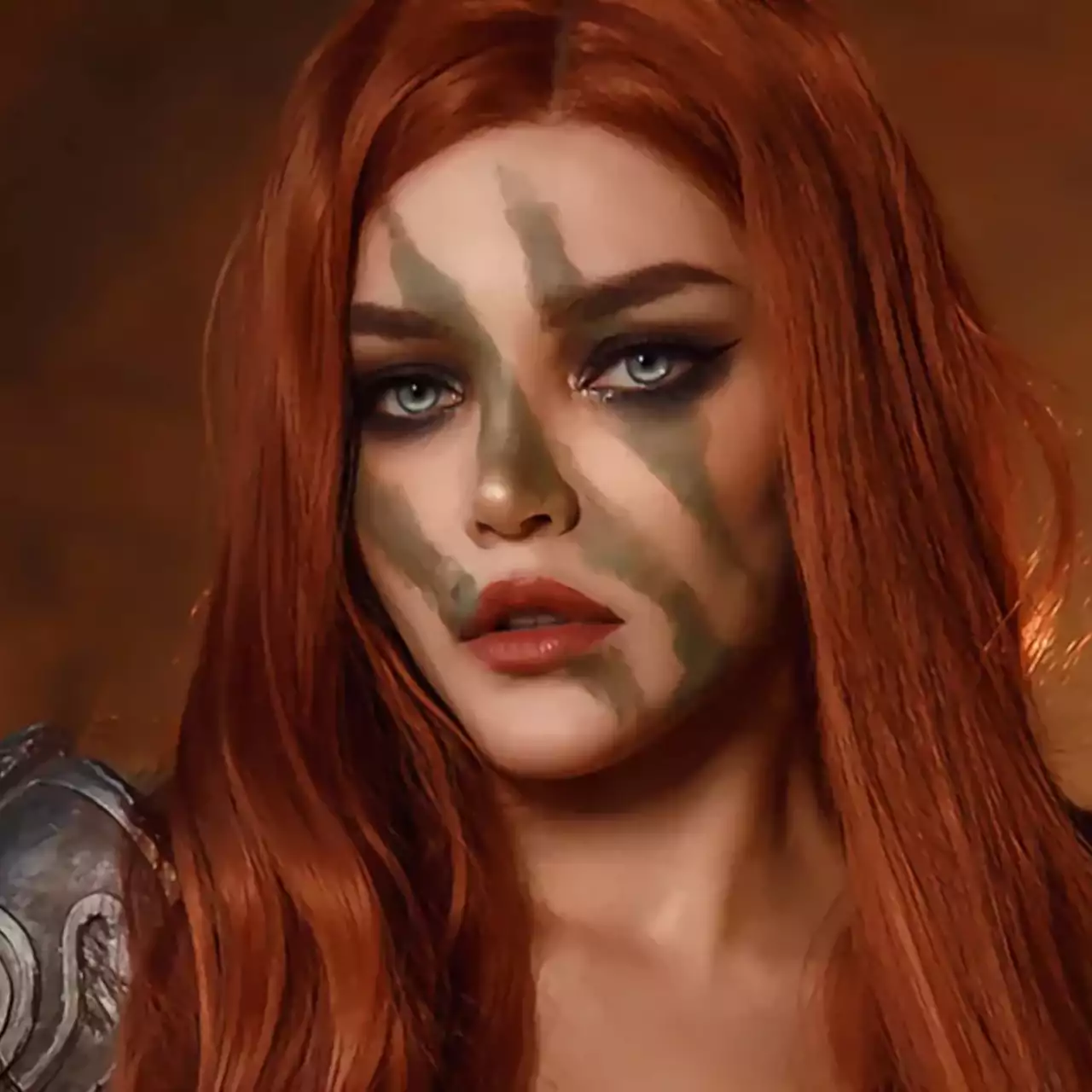 Kalinka Fox, Skyrim'den yarı çıplak Aela the Huntress olarak kostüm giyiyor.