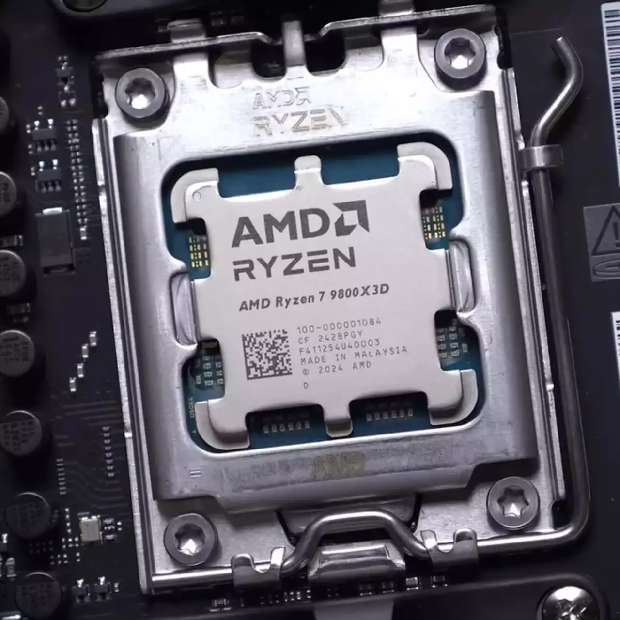 AMD Explica as Falhas Generalizadas do Ryzen 7 9800X3D, mas os Usuários Permanecem Céticos AMD Explica as Falhas Generalizadas do Ryzen 7 9800X3D, mas os Usuários Permanecem Céticos