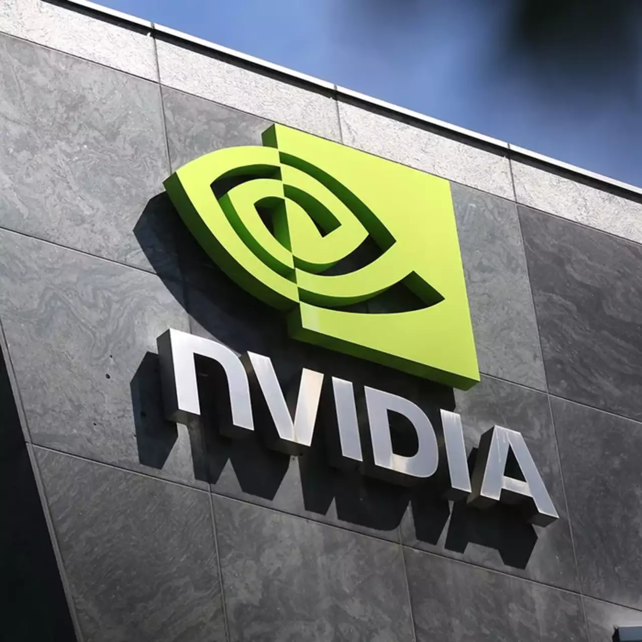 NVIDIA 自2025年初以来已损失1万亿美元：股票下跌29%