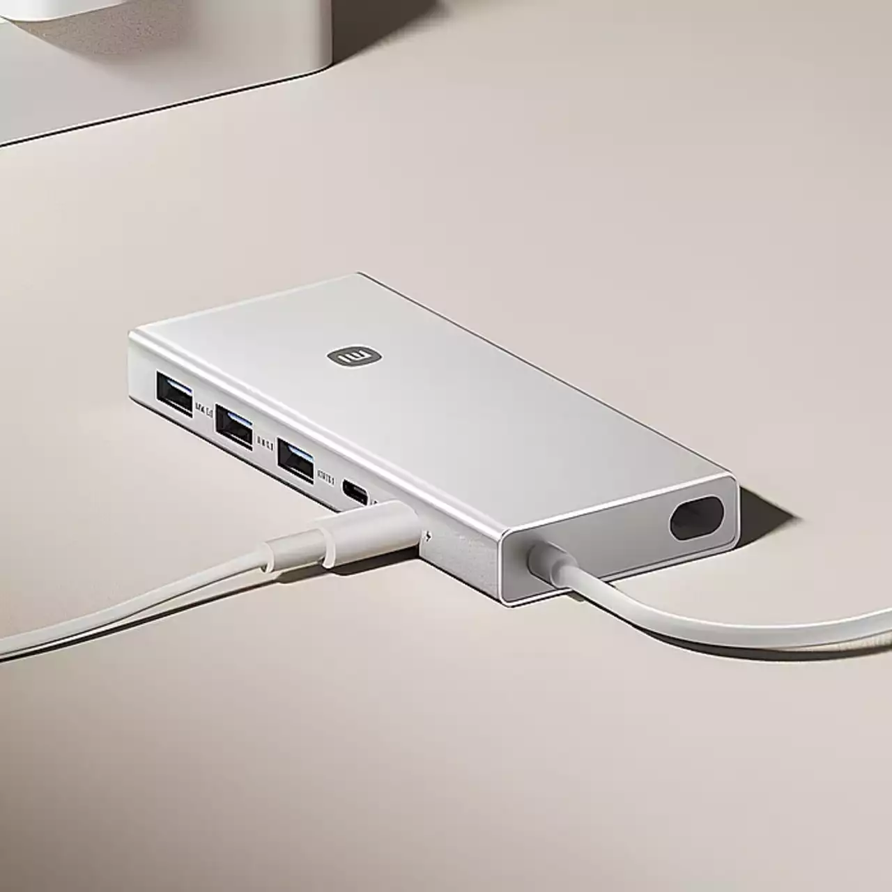 Xiaomi представила недорогий хаб з 10 портами: 4K, Ethernet та швидка зарядка