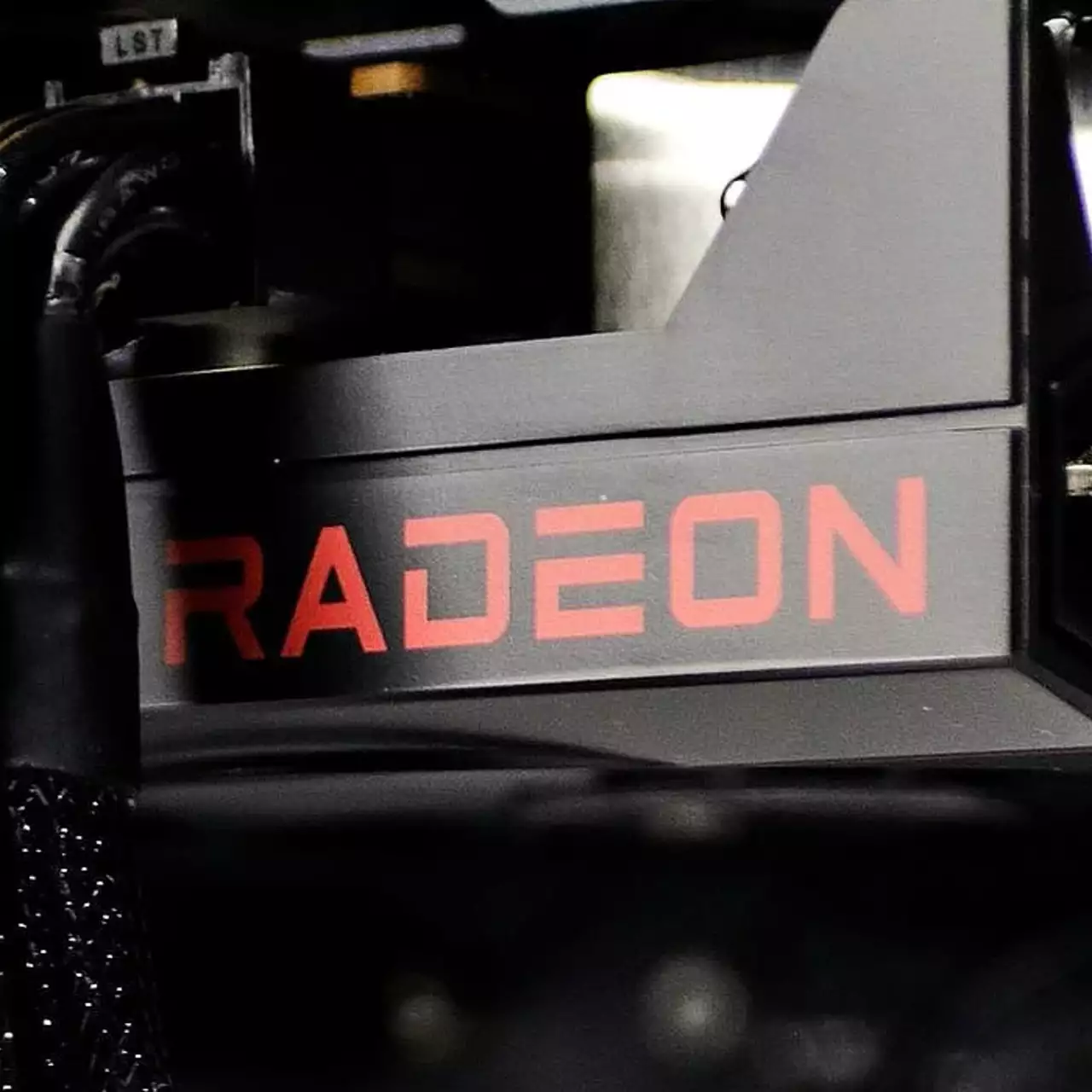 Specyfikacje wyciekły dla budżetowej karty AMD Radeon RX 9070 GRE Specyfikacje wyciekły dla budżetowej karty AMD Radeon RX 9070 GRE