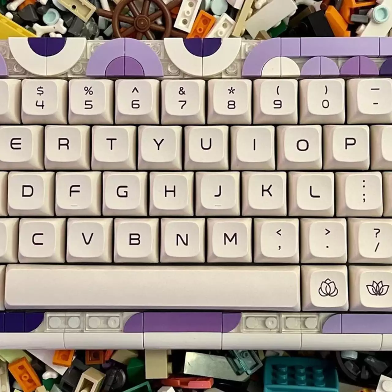 KBDcraft випустить клавіатуру, яку можна доповнювати Lego-деталями