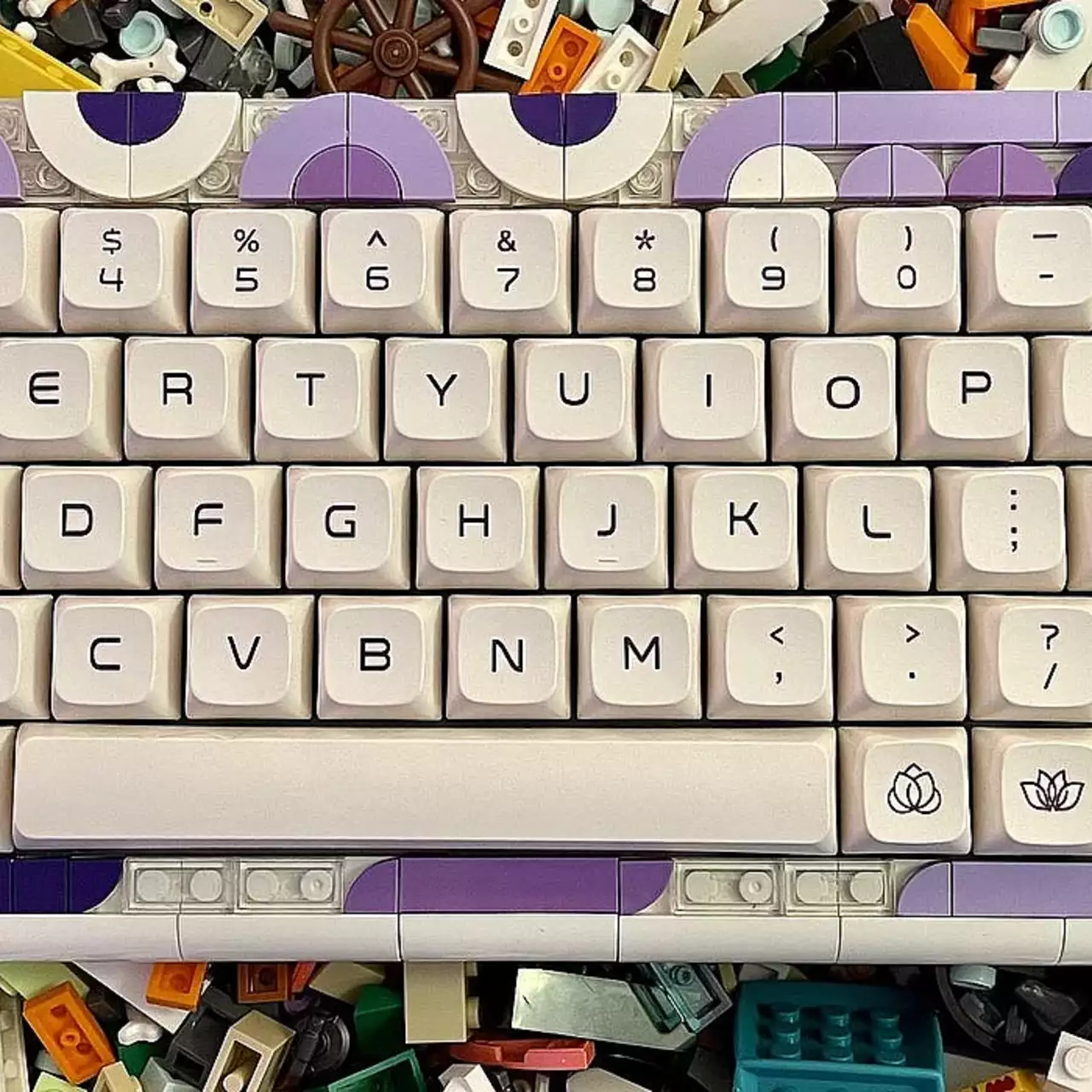 KBDcraft Memperkenalkan Keyboard yang Dapat Anda Sesuaikan dengan Balok Lego KBDcraft Memperkenalkan Keyboard yang Dapat Anda Sesuaikan dengan Balok Lego