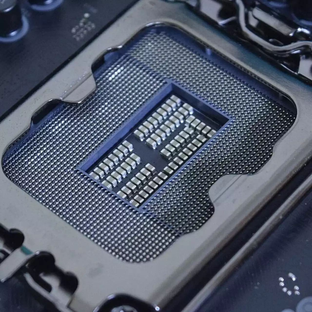 Intel переведе процесори на новий сокет у 2026 році