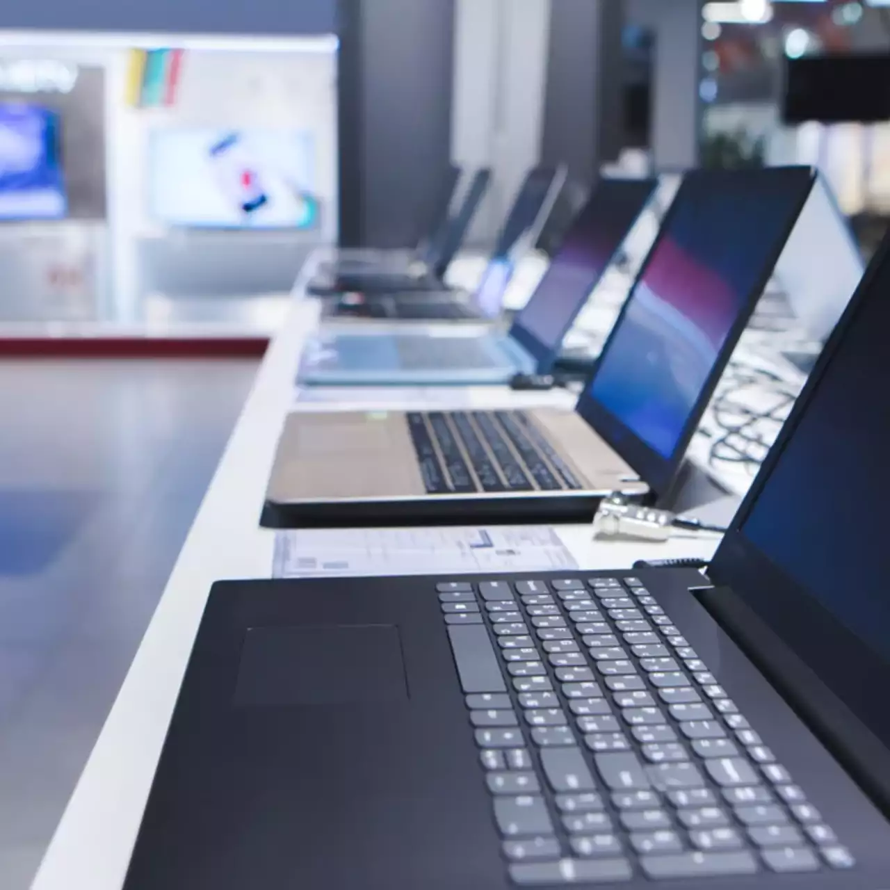 Ціни на ноутбуки та смартфони в Росії знизилися до 20%