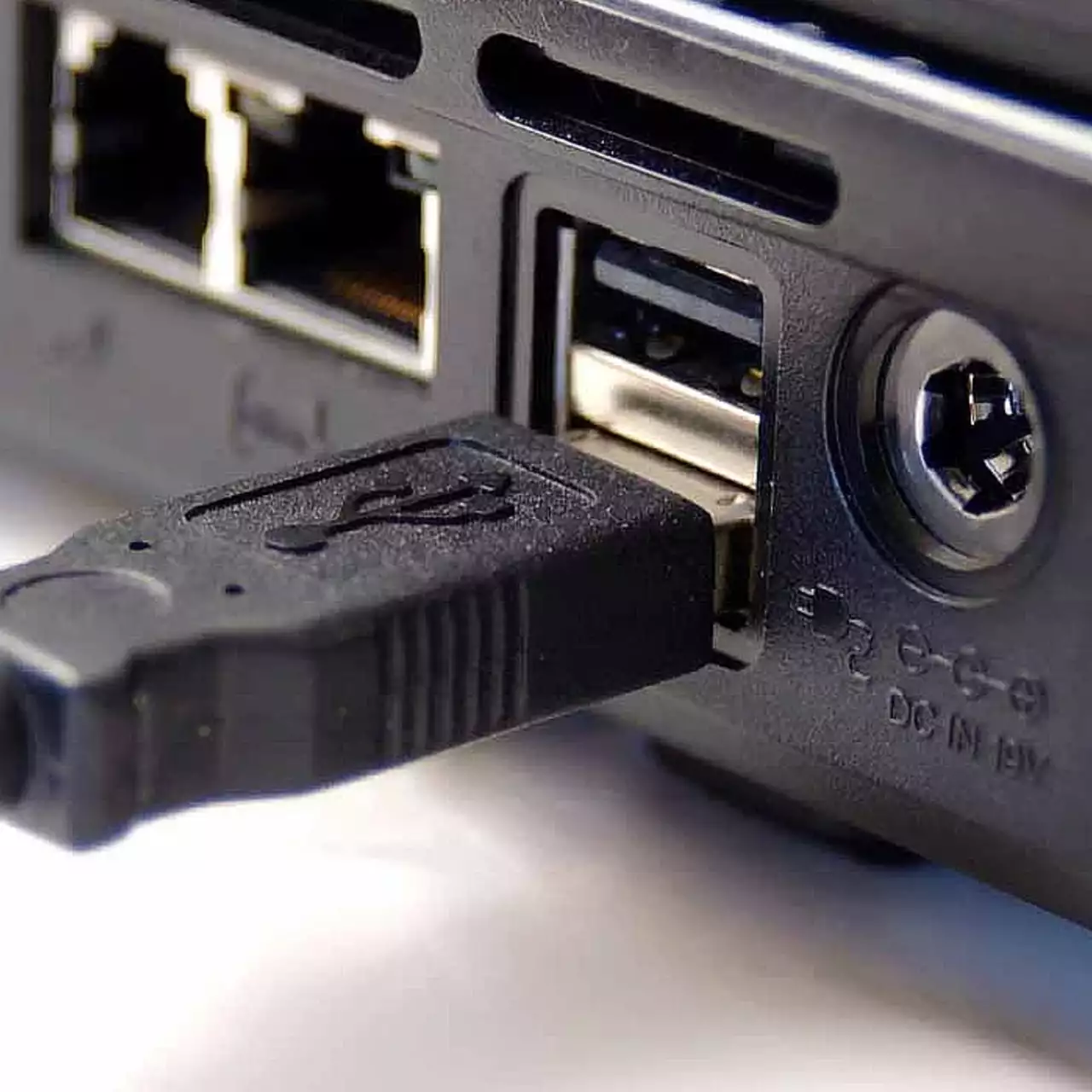 USB 2.0 obchodzi 25-lecie — standard, który przetrwał wszystkich
