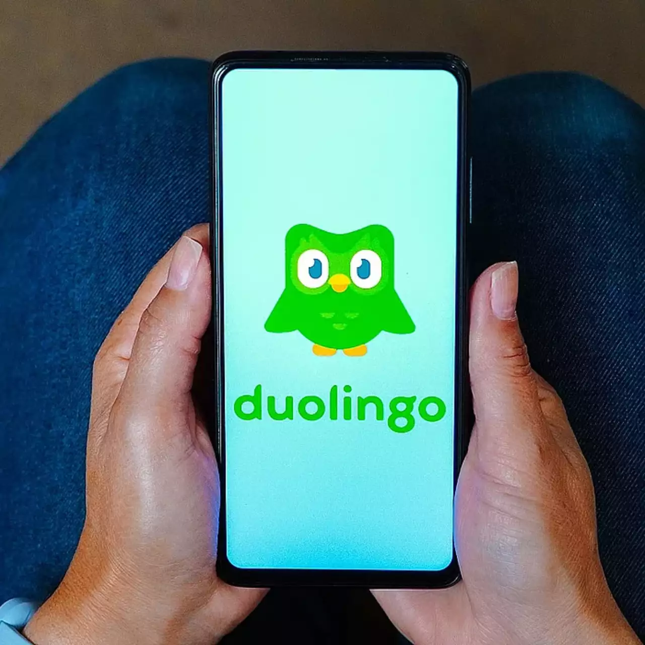 Зелена сова звільняє: Duolingo передає завдання співробітників нейромережам