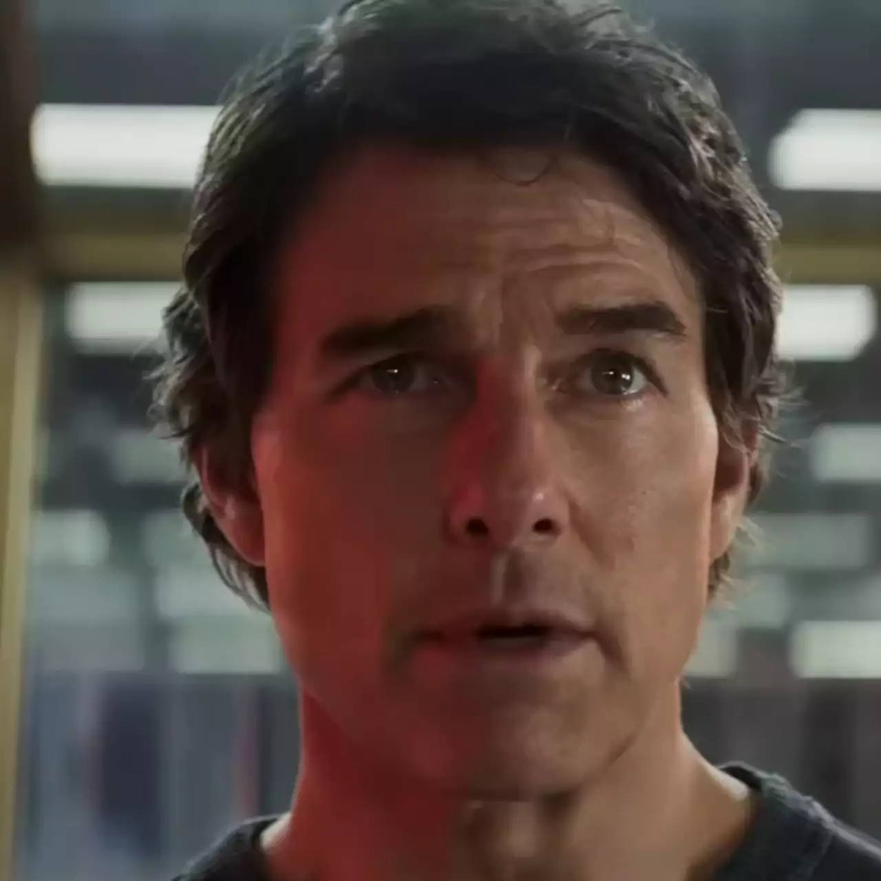 “Meu Deus, Olhe Para Esses Braços”: Tom Cruise, de 62 anos, impressiona os fãs com seu físico definido na nova imagem de 'Missão: Impossível 8' “Meu Deus, Olhe Para Esses Braços”: Tom Cruise, de 62 anos, impressiona os fãs com seu físico definido na nova imagem de 'Missão: Impossível 8'