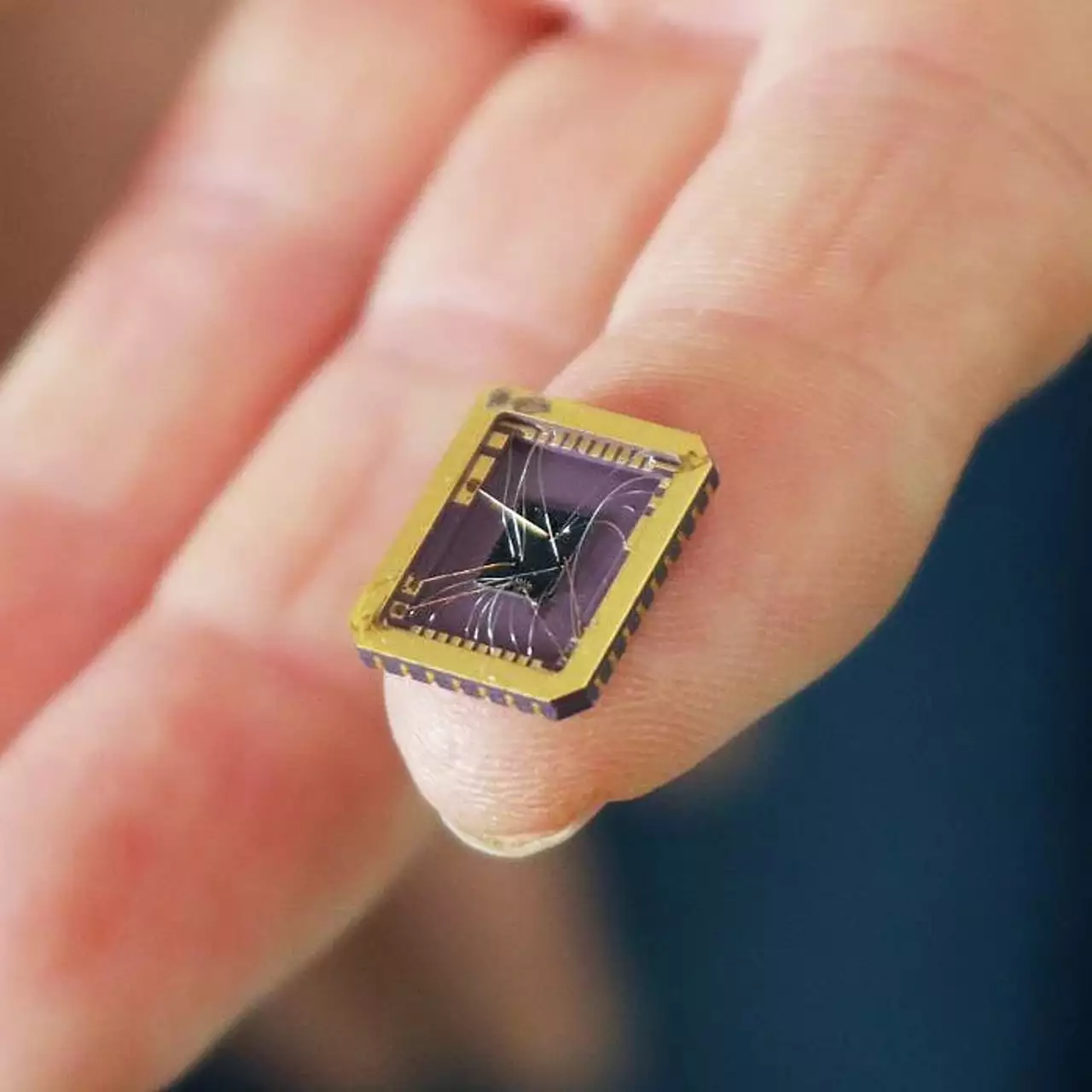 从硅到分子：科学家解锁微型超级计算机的关键