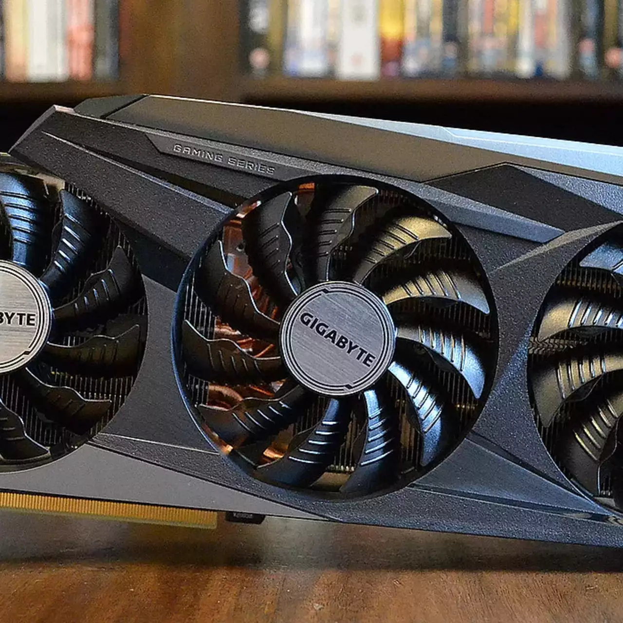 З відеокарт Gigabyte витікає термогель — користувачі б'ють на сполох З відеокарт Gigabyte витікає термогель — користувачі б'ють на сполох