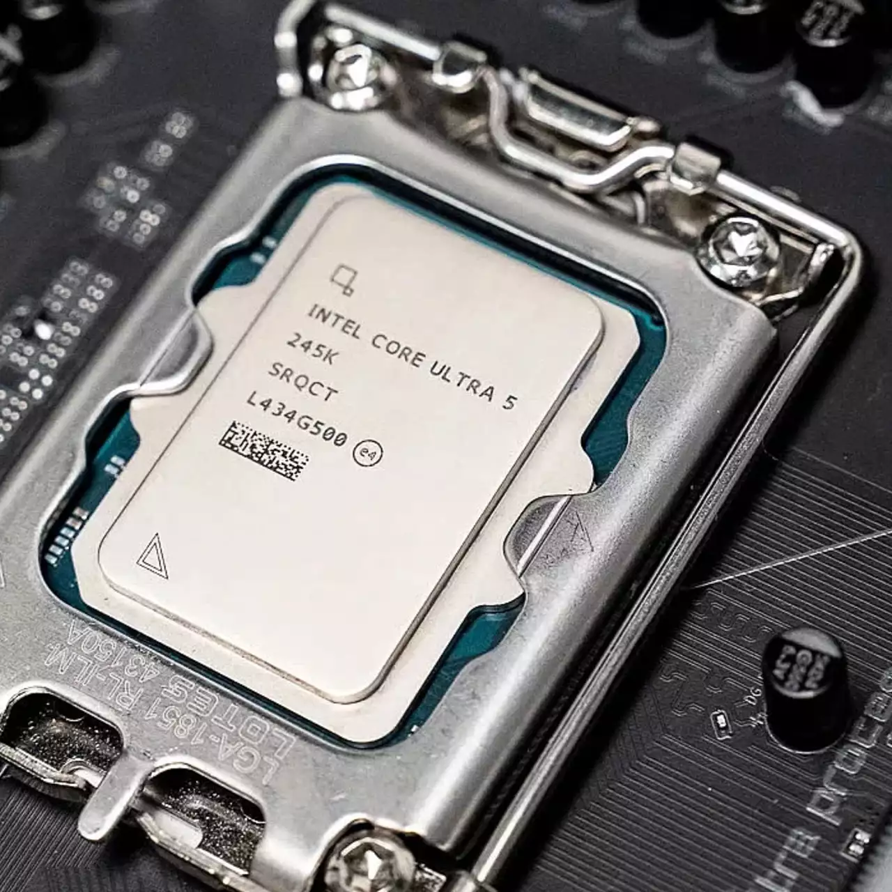 Нові процесори Intel обмежують максимальну швидкість SSD — користувачі шукають обхідні шляхи