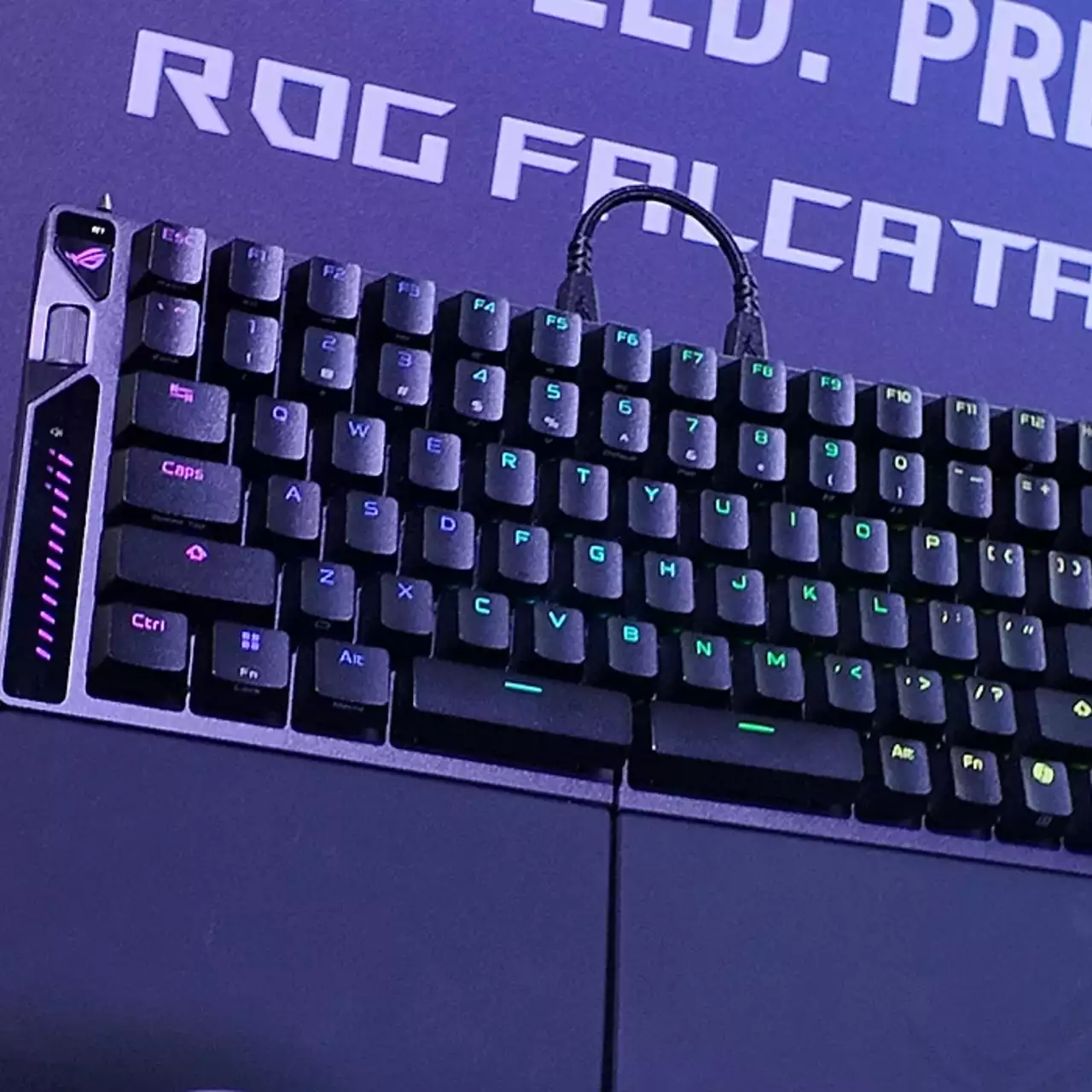 ASUS показала клавіатуру з магнітними перемикачами та висувним дизайном