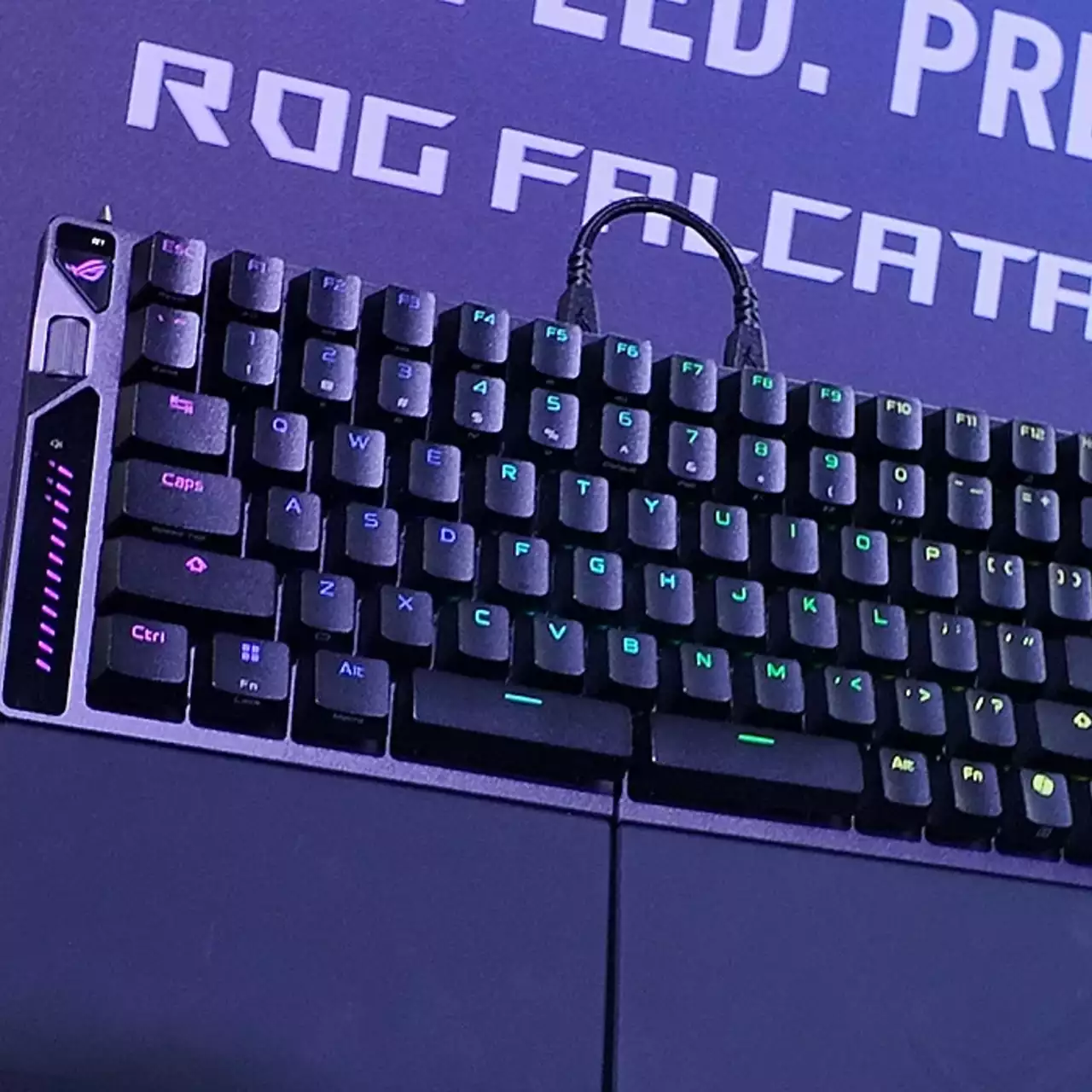 ASUS Presenta Teclado de Diseño Dividido con Interruptores Magnéticos en Computex 2025