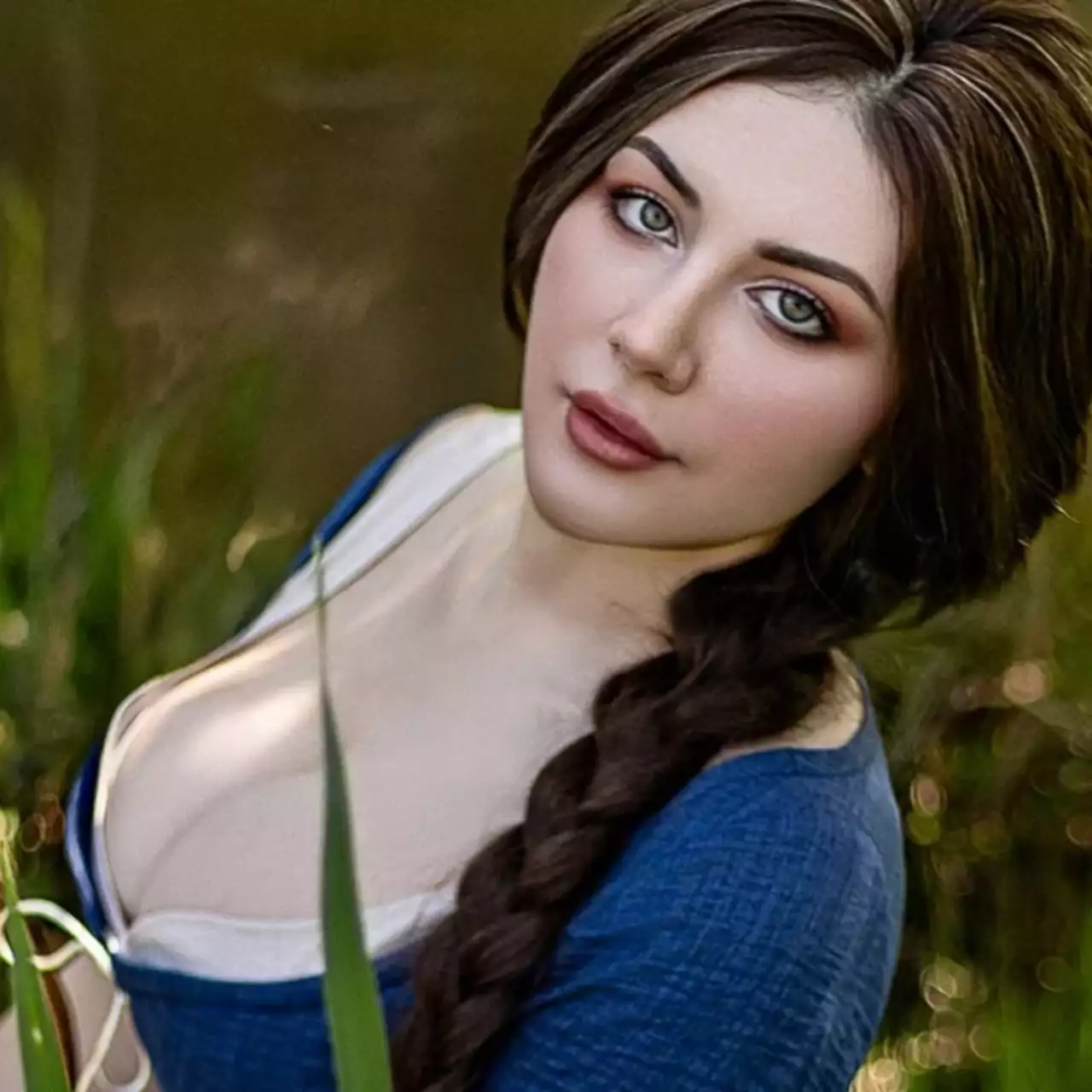 Liz Joestar, Kingdom Come: Deliverance 2'de Katherine olarak cosplay yapıyor. Liz Joestar, Kingdom Come: Deliverance 2'de Katherine olarak cosplay yapıyor.