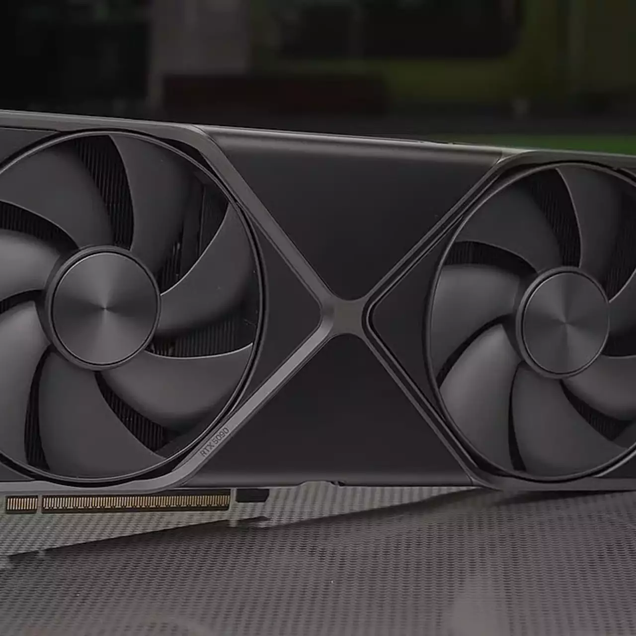 独立RTX 5060评测 — 向前迈出一步，但内存拖了后腿