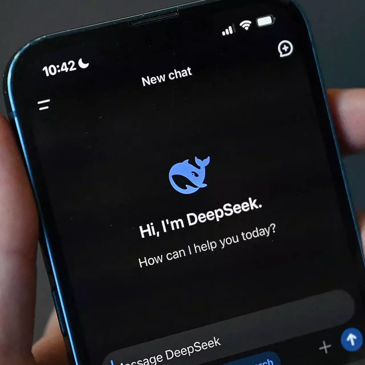 免费的 DeepSeek R1 在逻辑推理方面大幅提升 — 几乎赶上付费的 ChatGPT