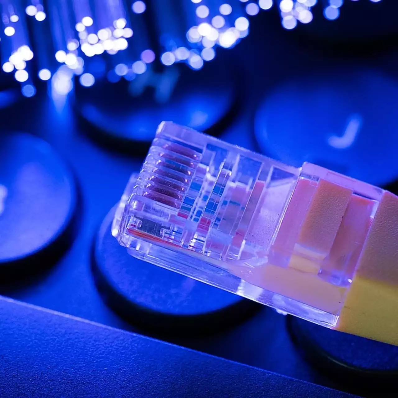 Japonya, saniyede 1.02 Petabit ile İnternet Hız Rekorunu Kırdı