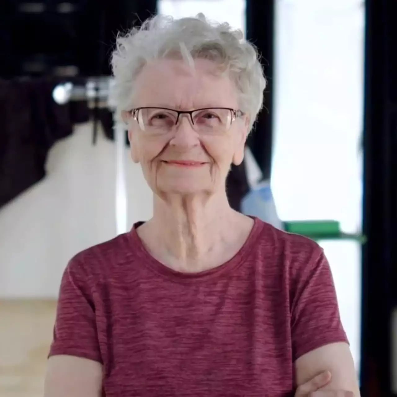 Idosa de 89 Anos 'Skyrim Grandma' Encanta Fãs com Vídeo Remasterizado de Oblivion Idosa de 89 Anos 'Skyrim Grandma' Encanta Fãs com Vídeo Remasterizado de Oblivion