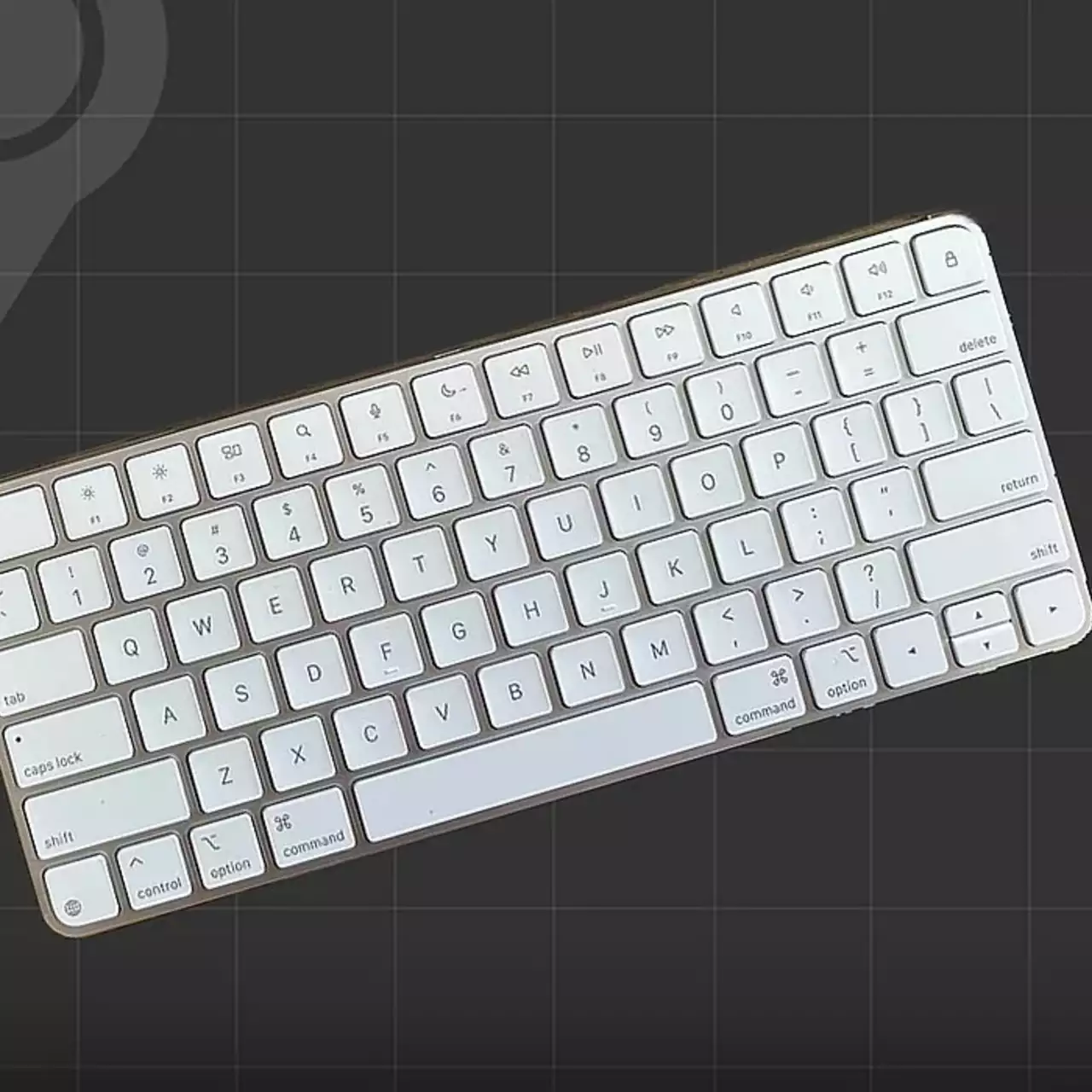 Моддер перетворив Steam Deck на міні-PC в корпусі від клавіатури