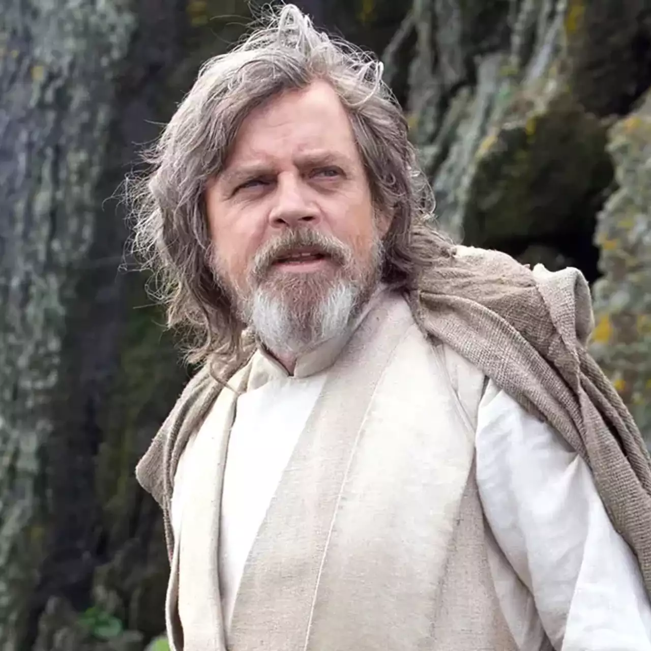 Mark Hamill Compartilha Sua Própria História sobre Por que Luke Skywalker se Tornou um Ermitão em 'Os Últimos Jedi' Mark Hamill Compartilha Sua Própria História sobre Por que Luke Skywalker se Tornou um Ermitão em 'Os Últimos Jedi'