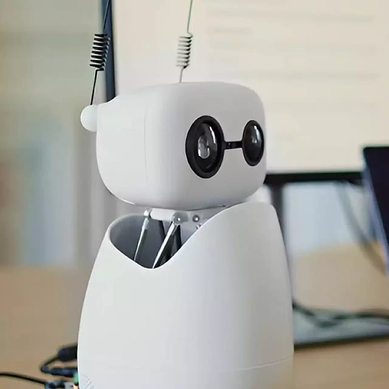 Hugging Face представила Reachy Mini: домашній робот з відкритим кодом Hugging Face представила Reachy Mini: домашній робот з відкритим кодом