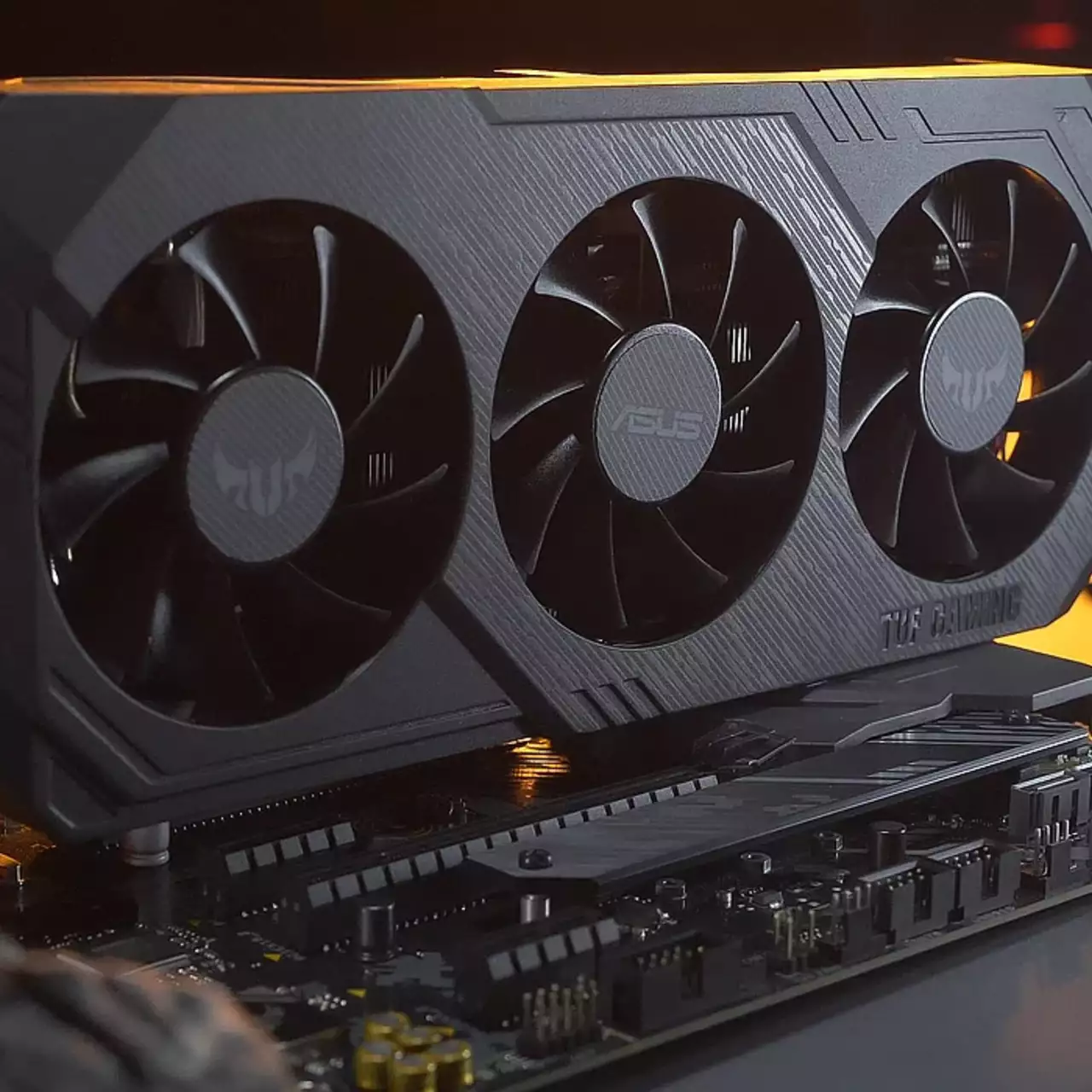 De S3 Virge a RTX 50: ASUS Celebra 30 Anos Dando um GPU Principal De S3 Virge a RTX 50: ASUS Celebra 30 Anos Dando um GPU Principal