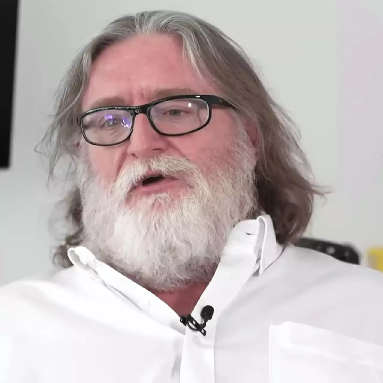 Gabe Newell Fala Sobre o Papel de Doom na Fundação da Valve e Sua Carreira Médica Abandonada